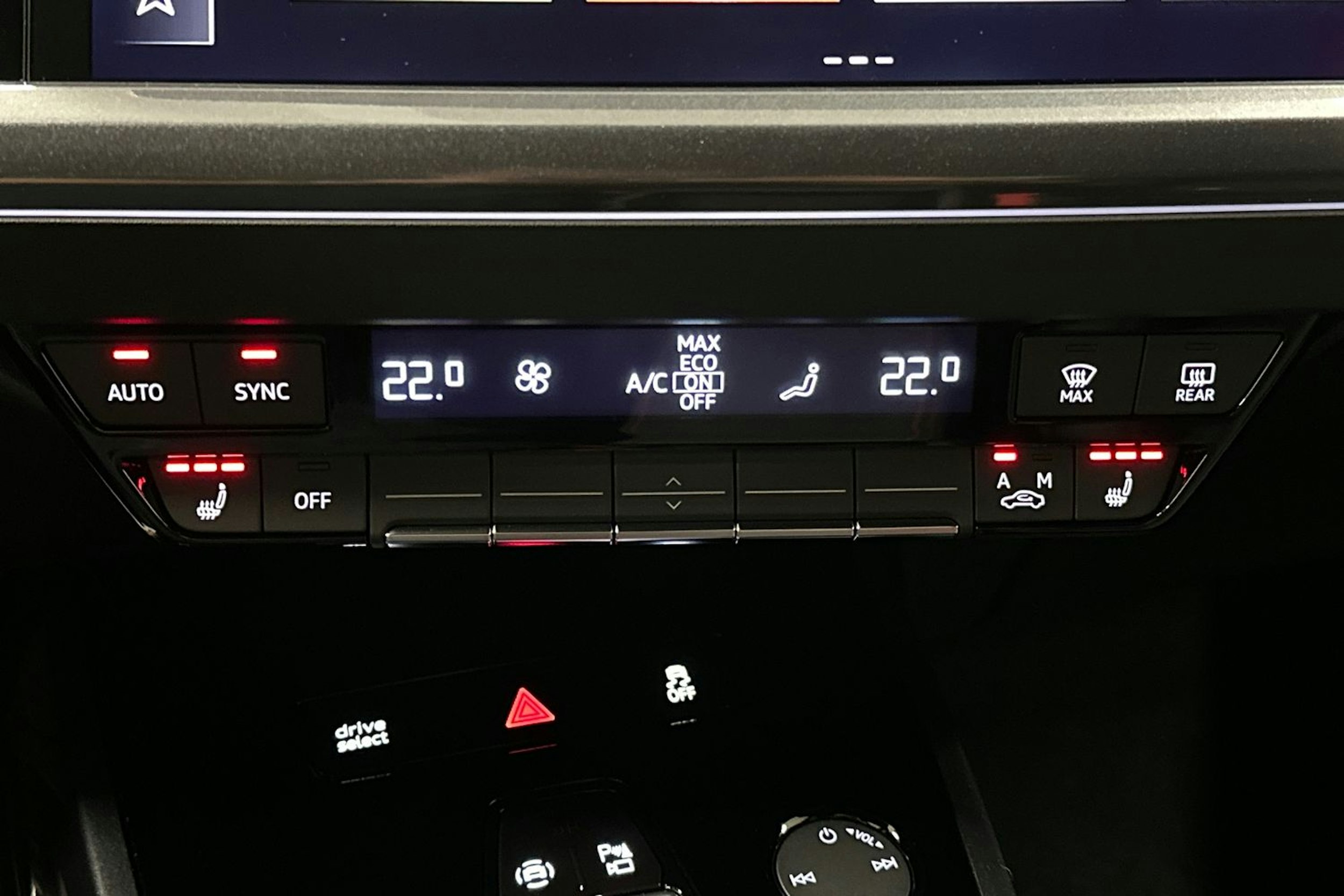 musta Audi Q4 e-tron 2024 kuva 23.