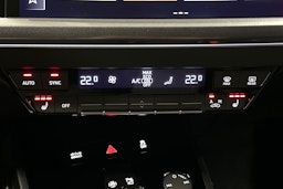 musta Audi Q4 e-tron 2024 kuva 23.