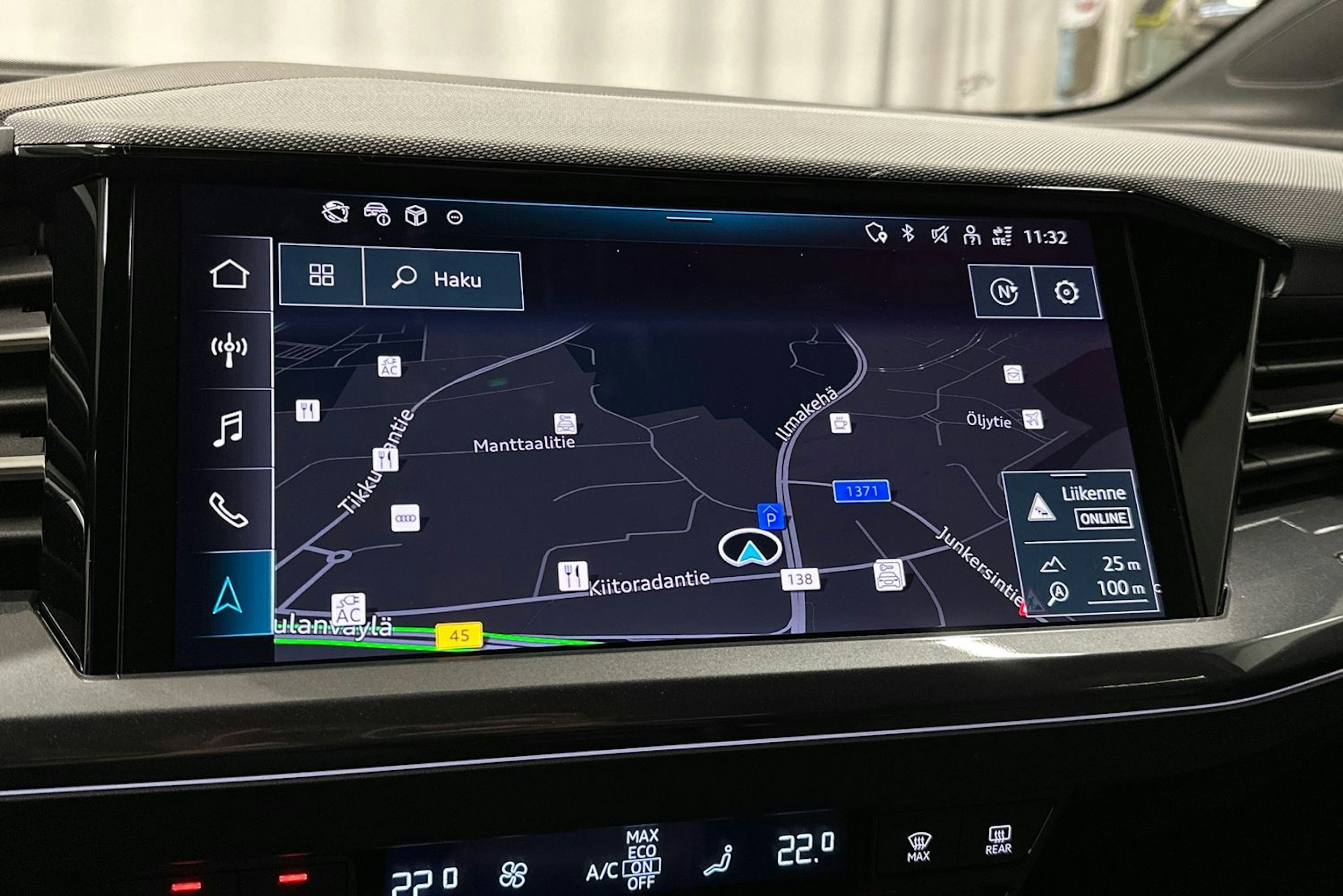 musta Audi Q4 e-tron 2024 kuva 25.