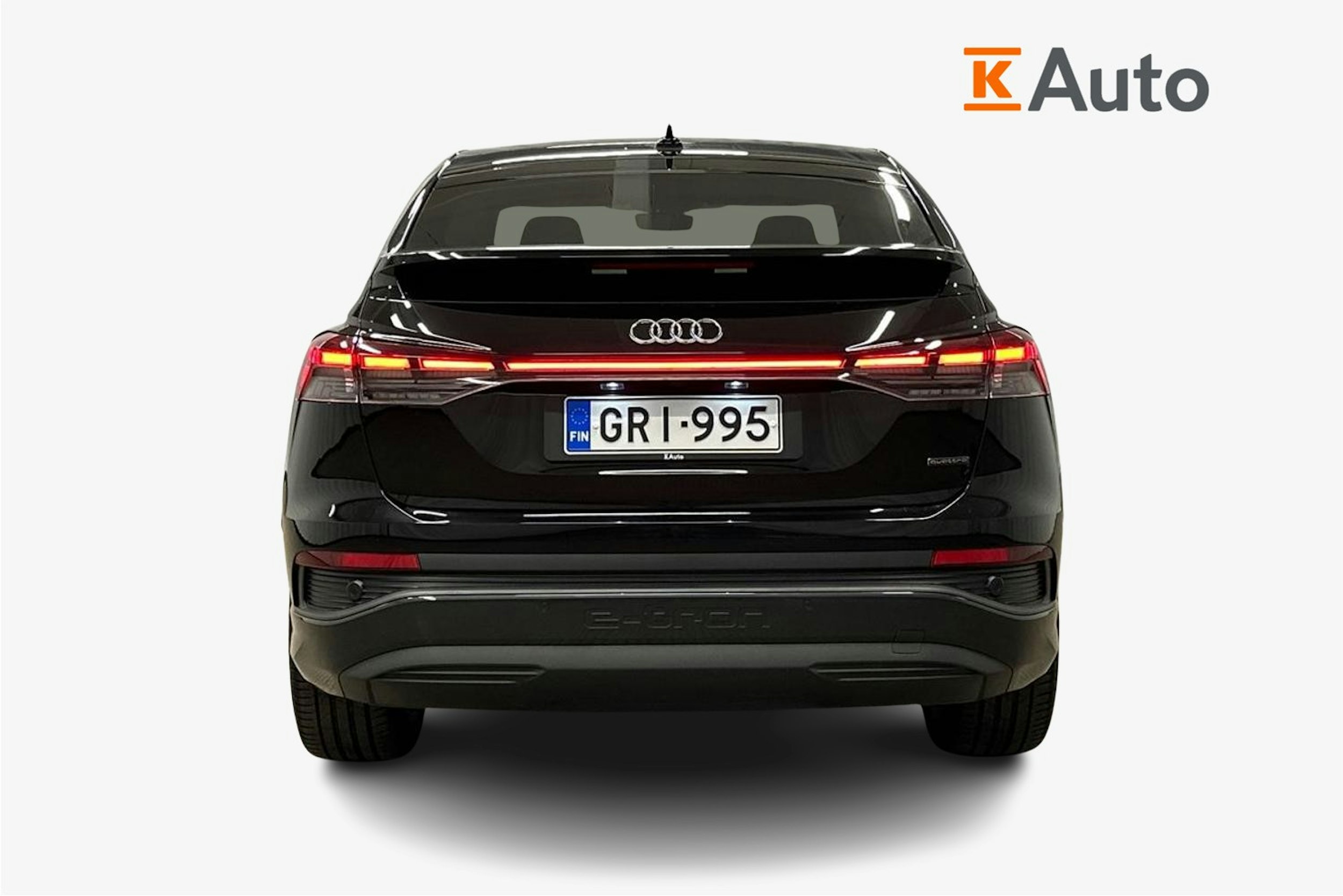 musta Audi Q4 e-tron 2024 kuva 3.