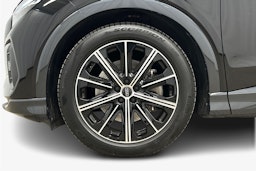 musta Audi Q4 e-tron 2024 kuva 11.