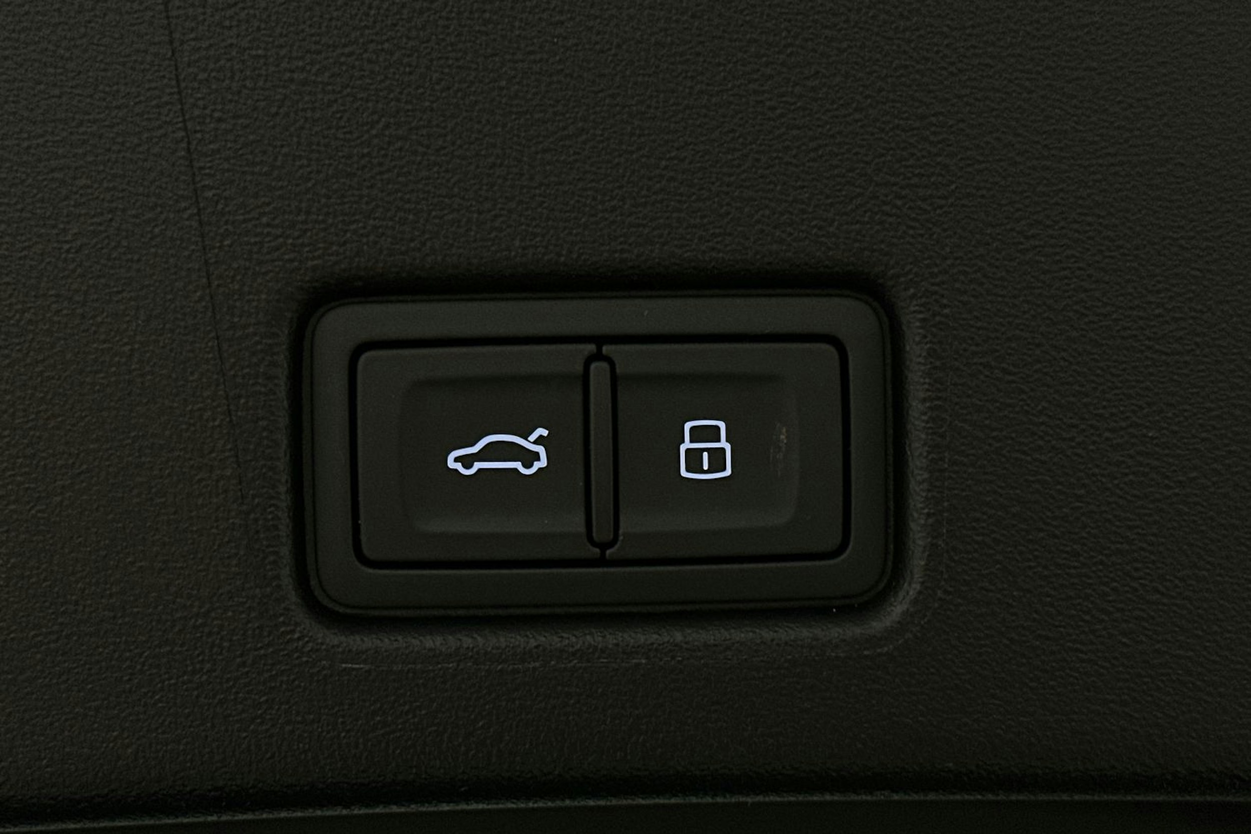 musta Audi Q4 e-tron 2024 kuva 15.