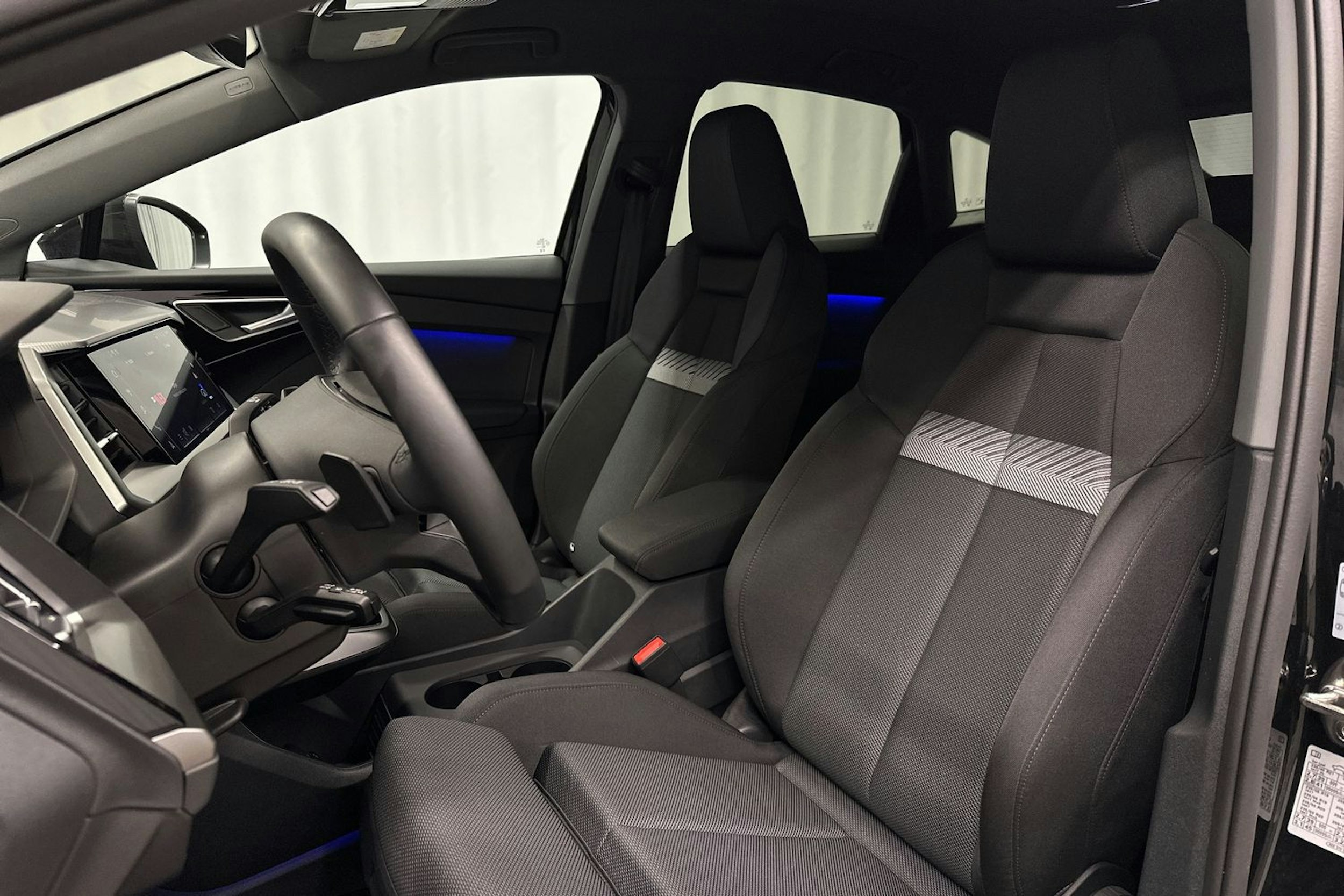 musta Audi Q4 e-tron 2024 kuva 19.