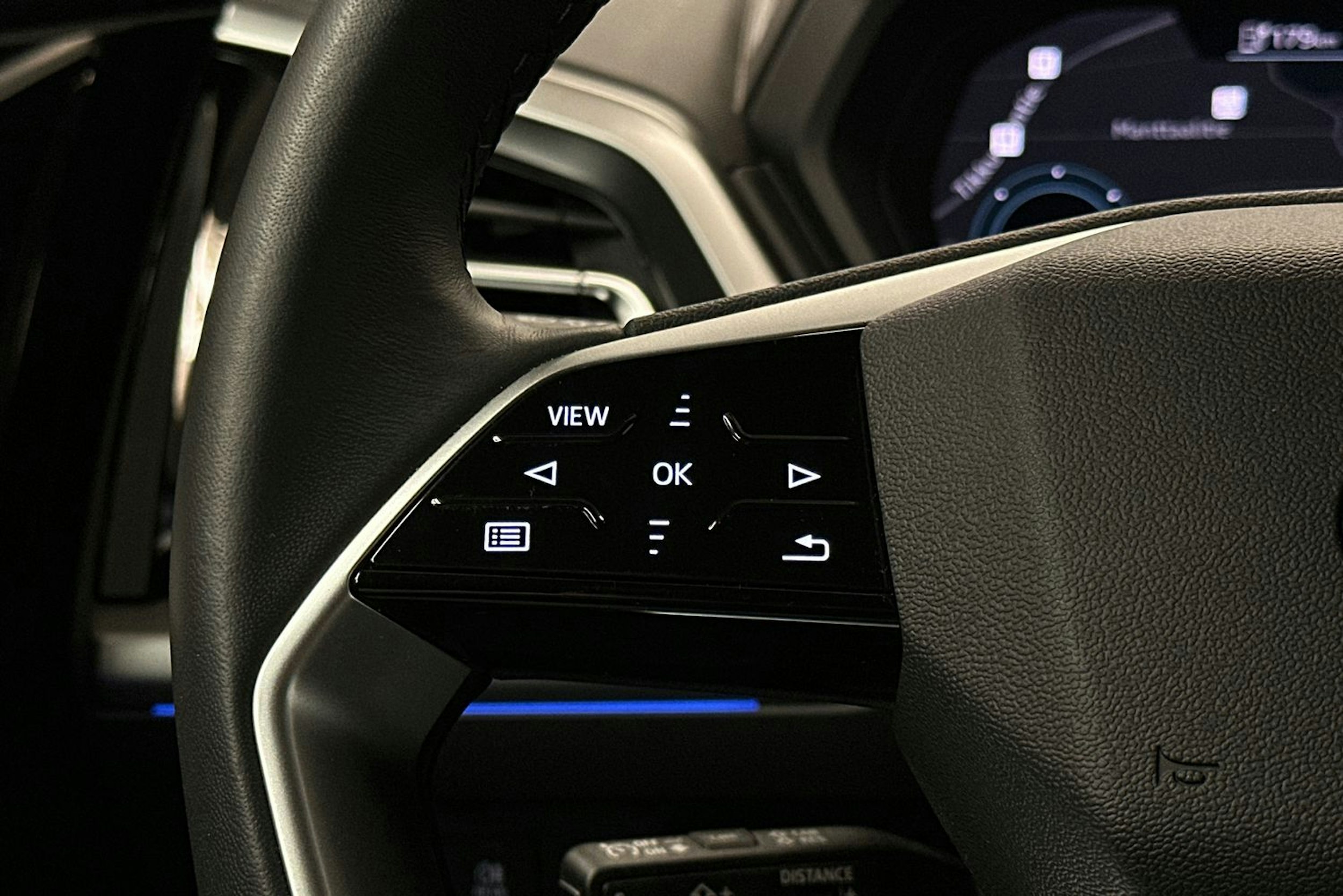 musta Audi Q4 e-tron 2024 kuva 20.