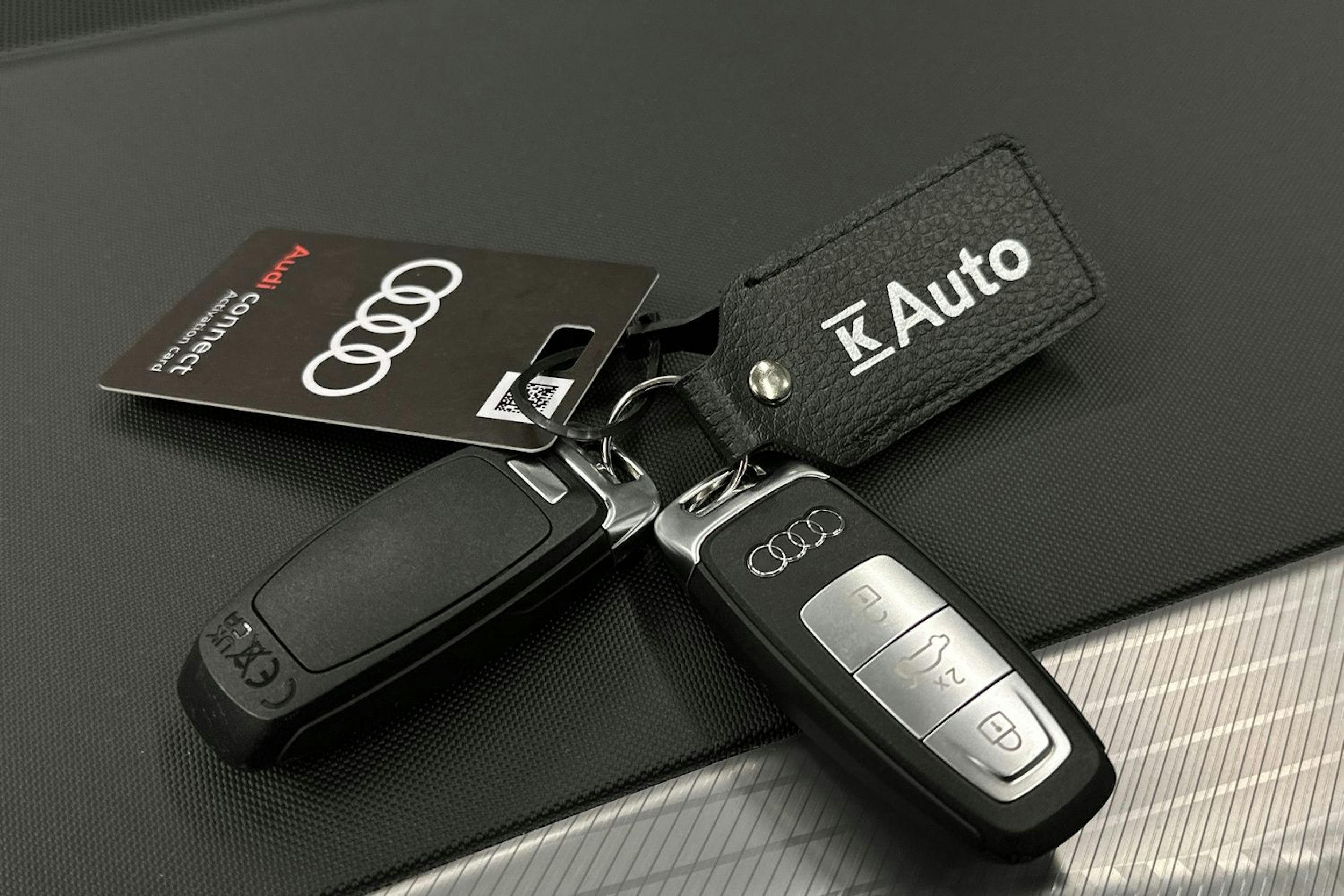musta Audi Q4 e-tron 2024 kuva 35.