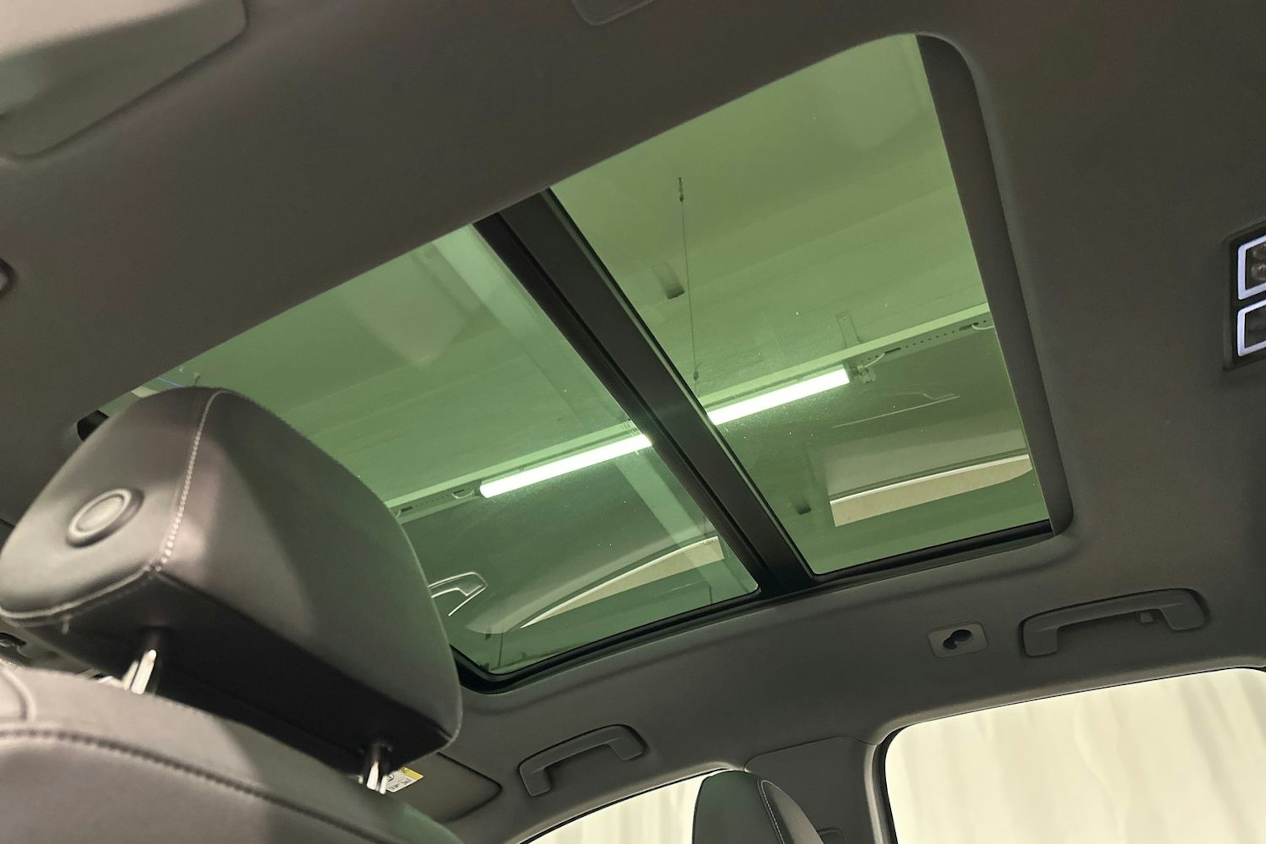 harmaa Audi Q4 e-tron 2024 kuva 16.