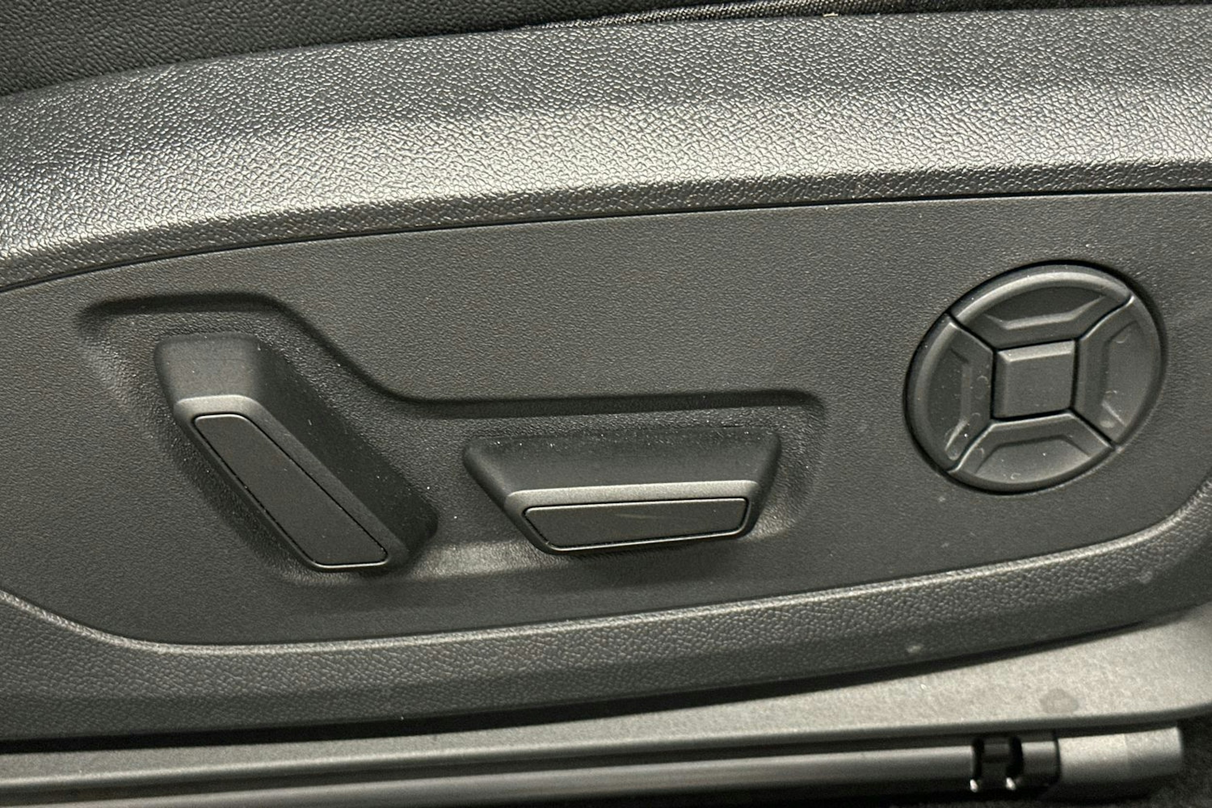 harmaa Audi Q4 e-tron 2024 kuva 20.