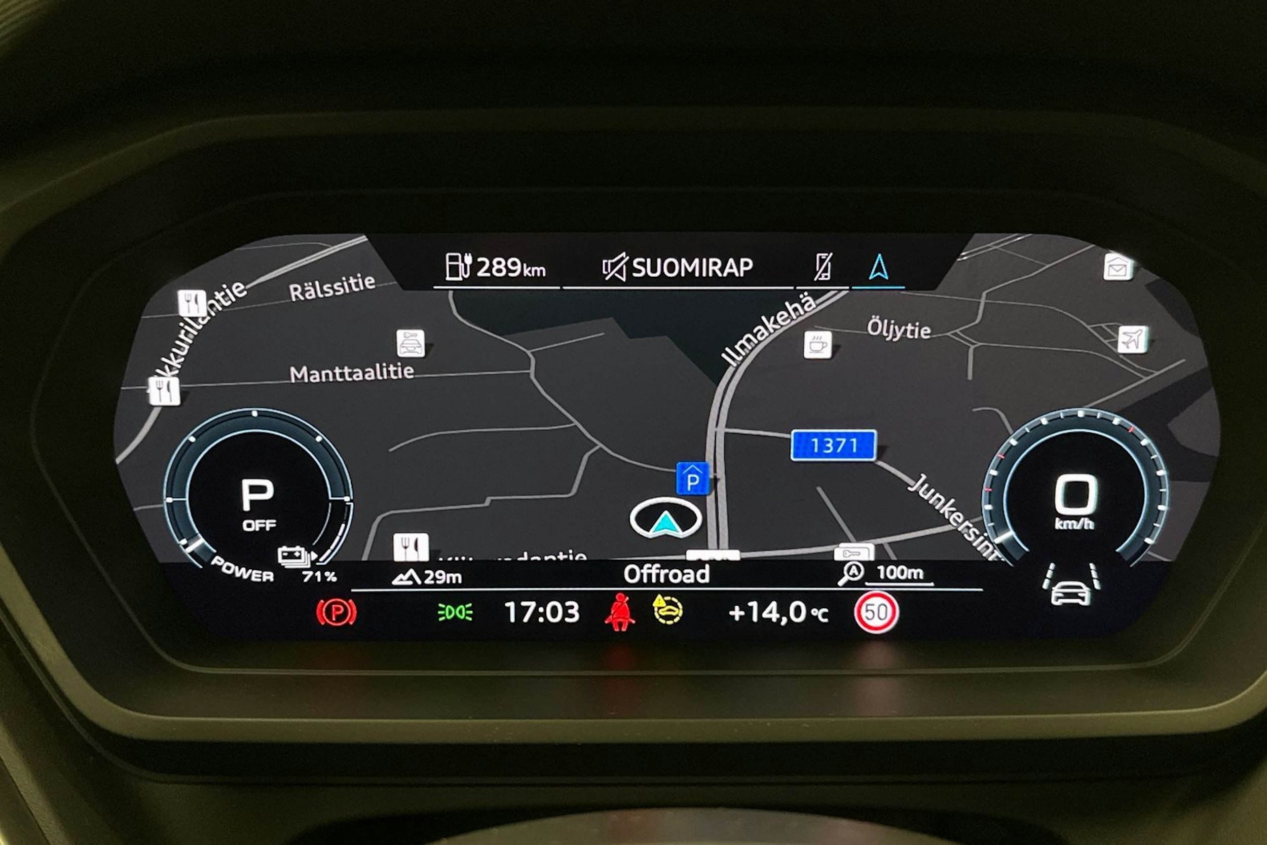 harmaa Audi Q4 e-tron 2024 kuva 24.