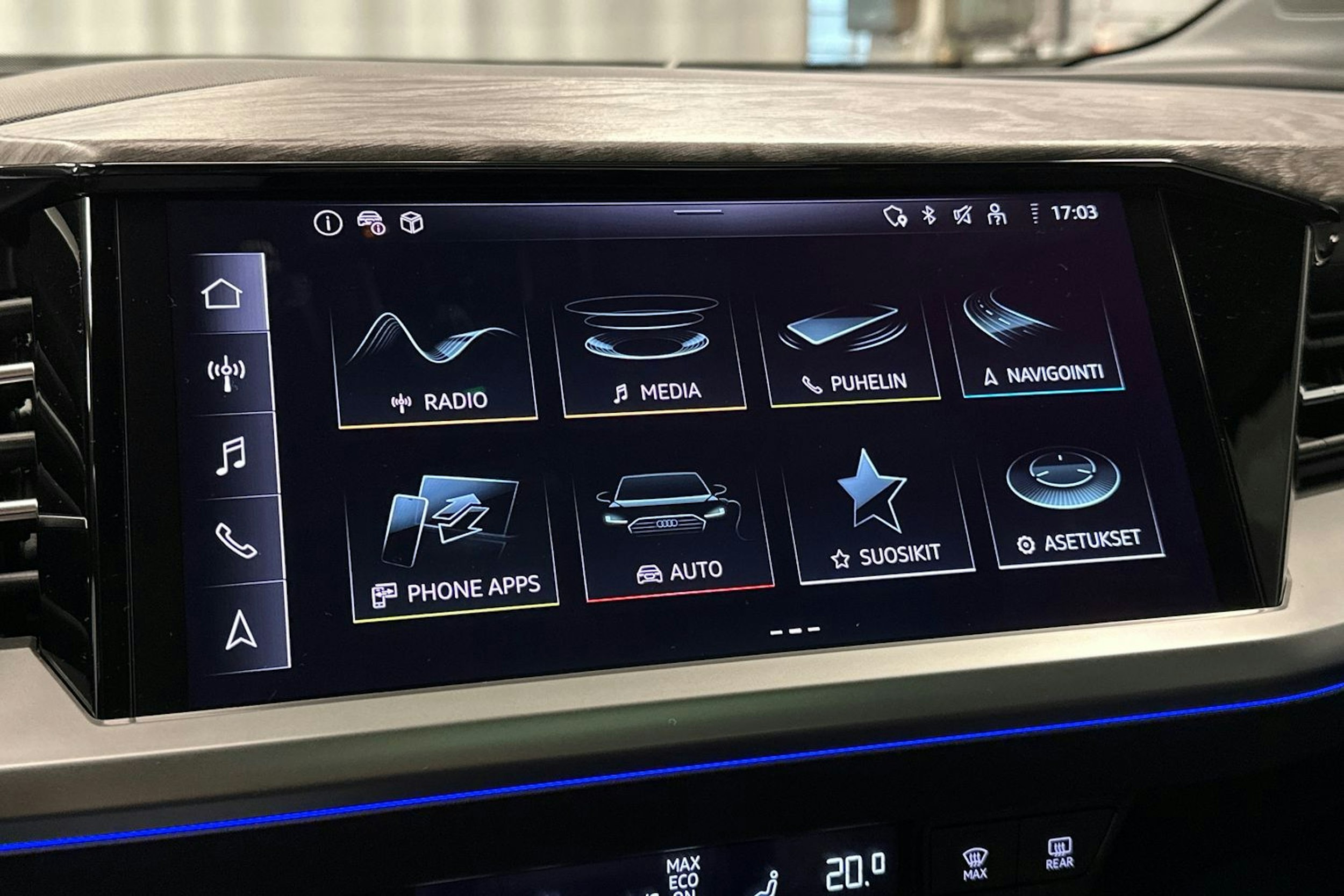 harmaa Audi Q4 e-tron 2024 kuva 26.