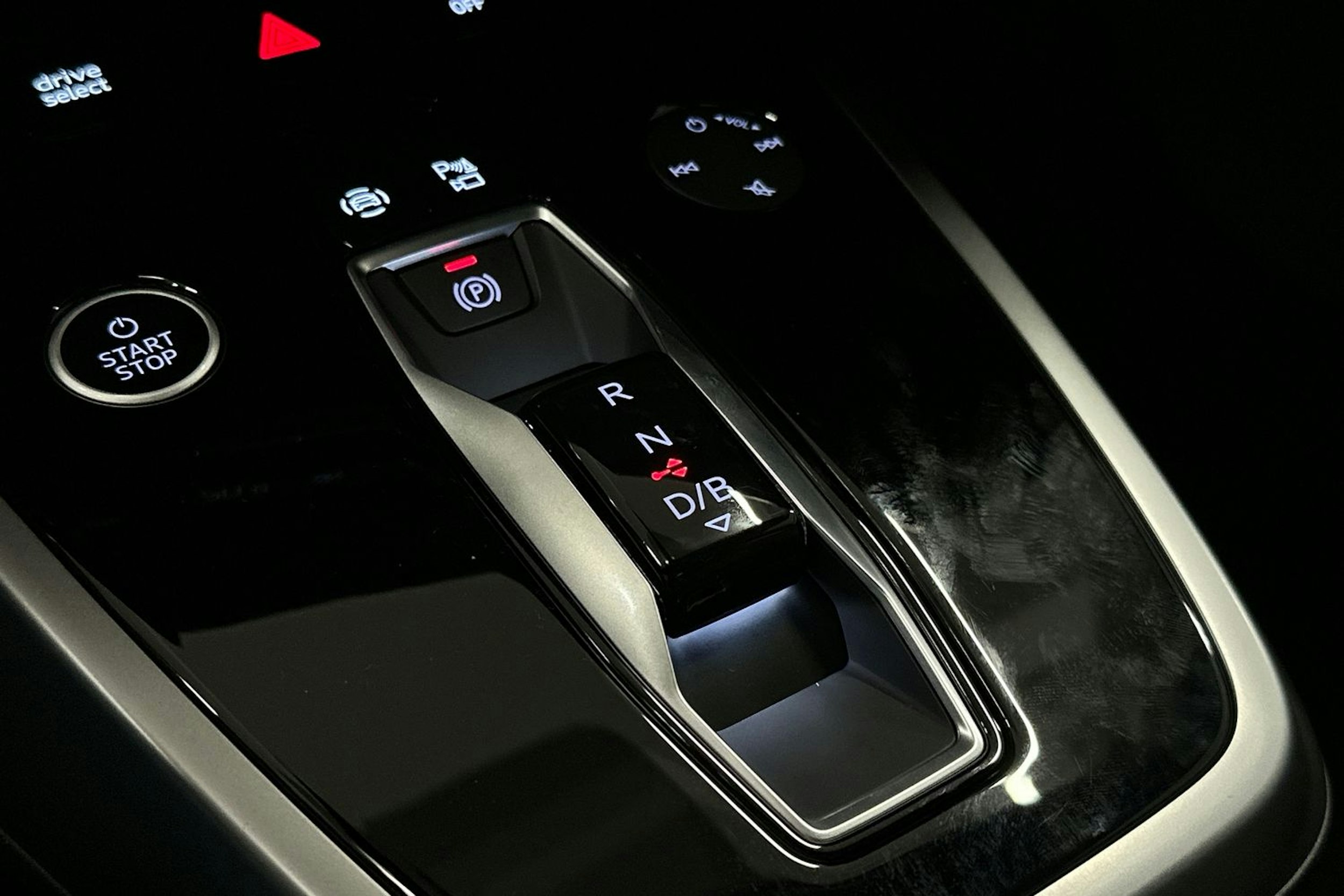 harmaa Audi Q4 e-tron 2024 kuva 37.