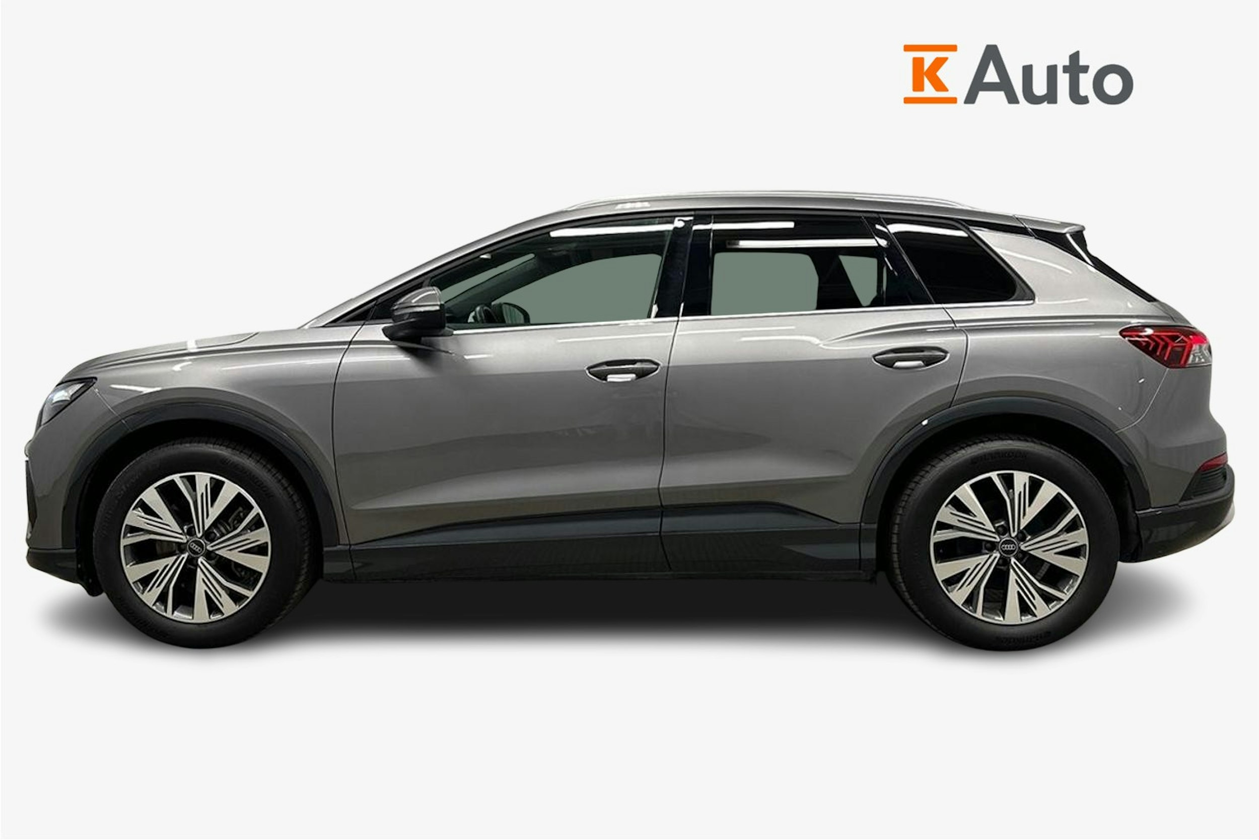 harmaa Audi Q4 e-tron 2024 kuva 6.
