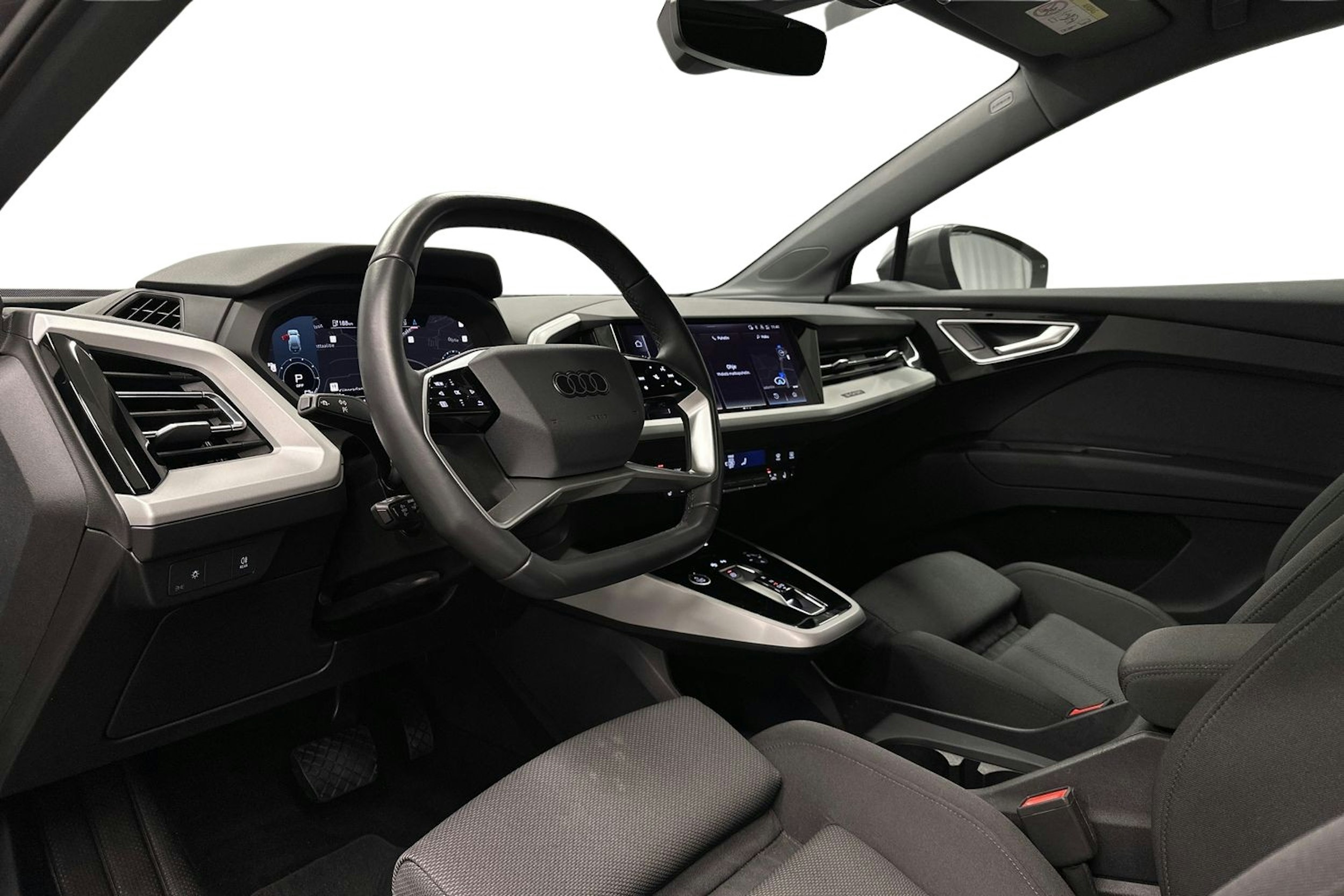 harmaa Audi Q4 e-tron 2024 kuva 7.