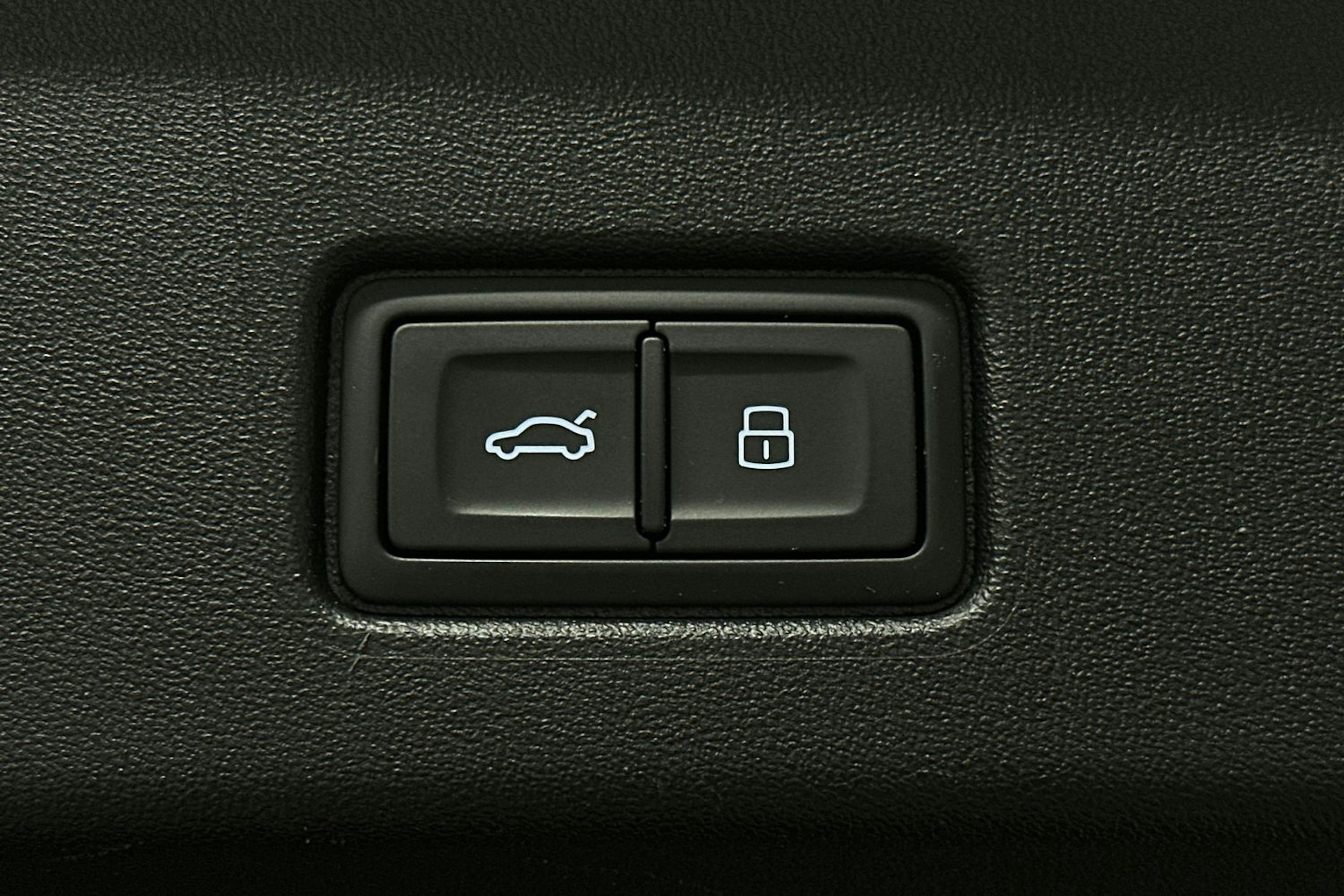 harmaa Audi Q4 e-tron 2024 kuva 15.