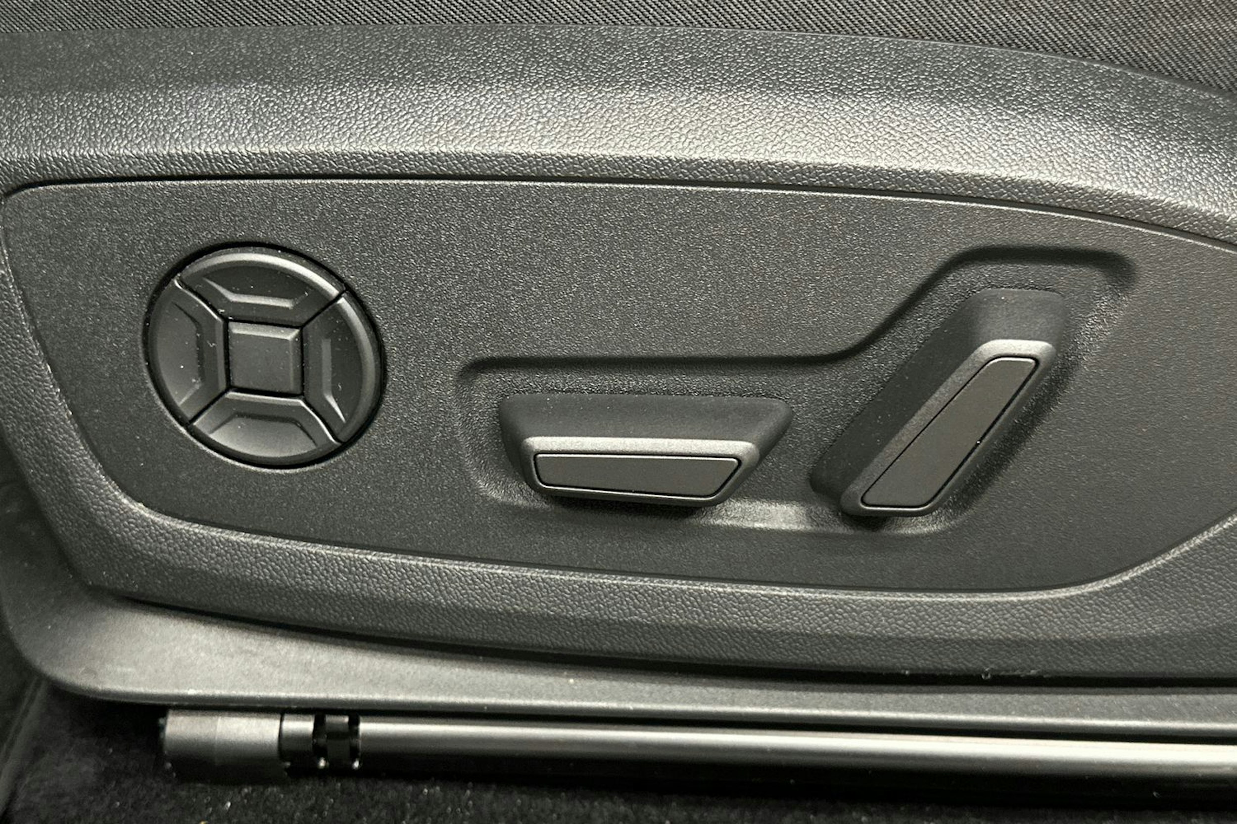 harmaa Audi Q4 e-tron 2024 kuva 19.
