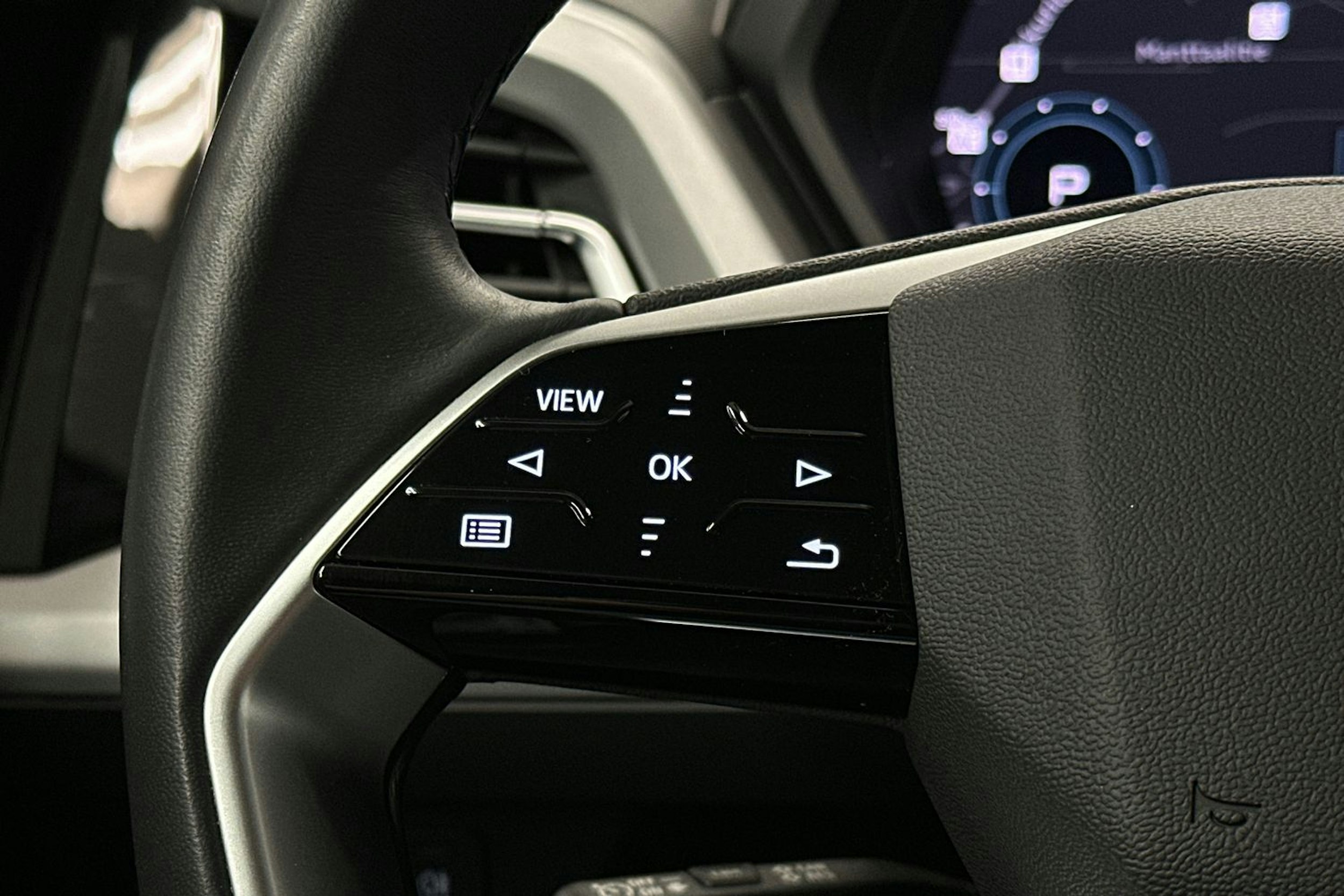harmaa Audi Q4 e-tron 2024 kuva 20.
