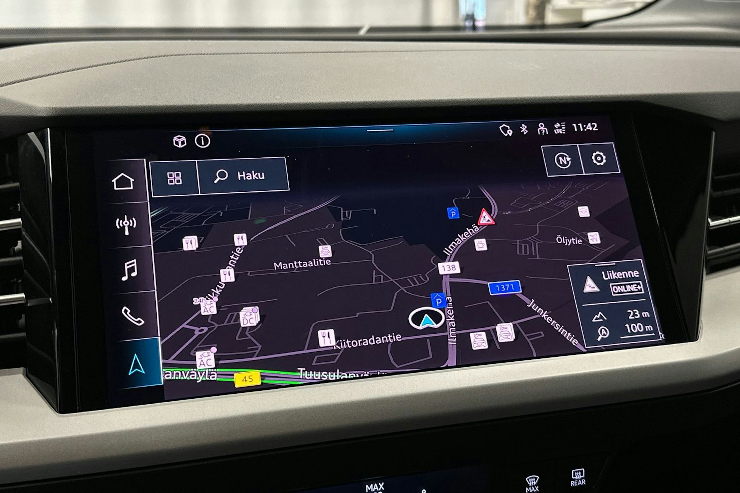 harmaa Audi Q4 e-tron 2024 kuva 24.