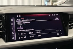 harmaa Audi Q4 e-tron 2024 kuva 26.
