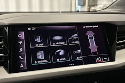 harmaa Audi Q4 e-tron 2024 kuva 30.