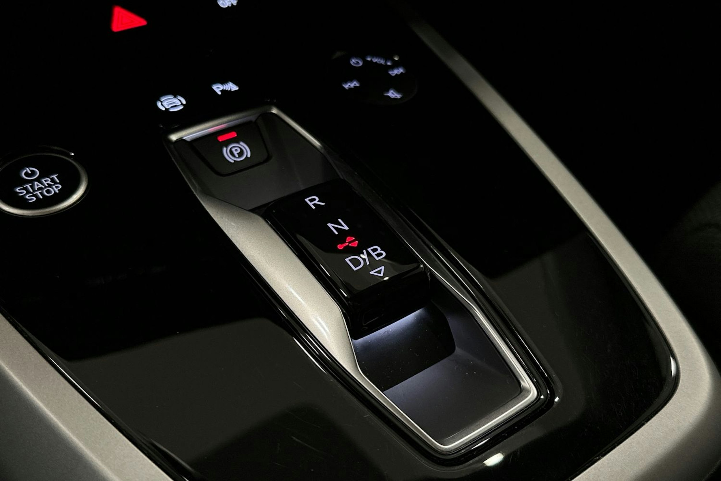 harmaa Audi Q4 e-tron 2024 kuva 31.