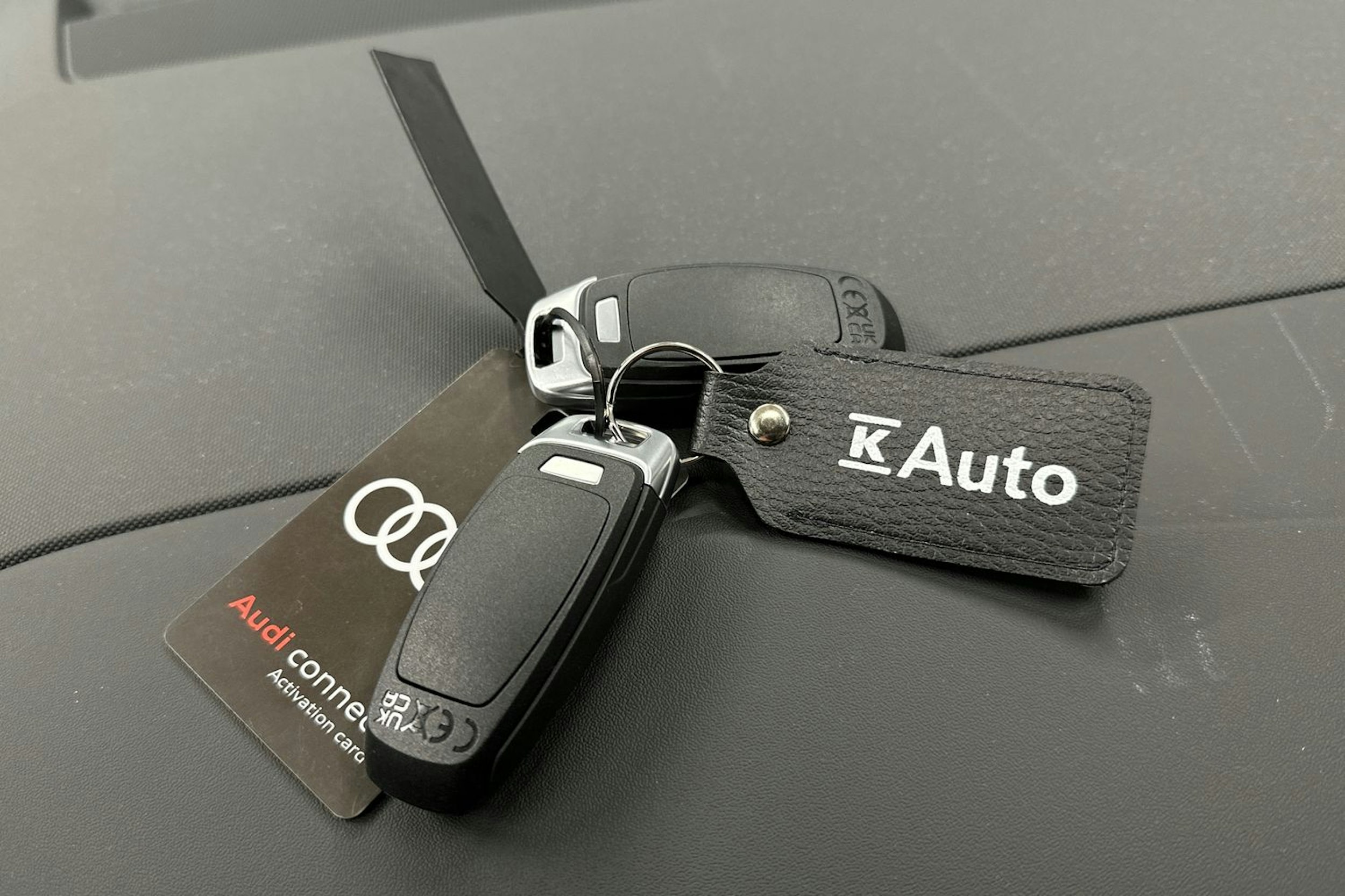 harmaa Audi Q4 e-tron 2024 kuva 32.