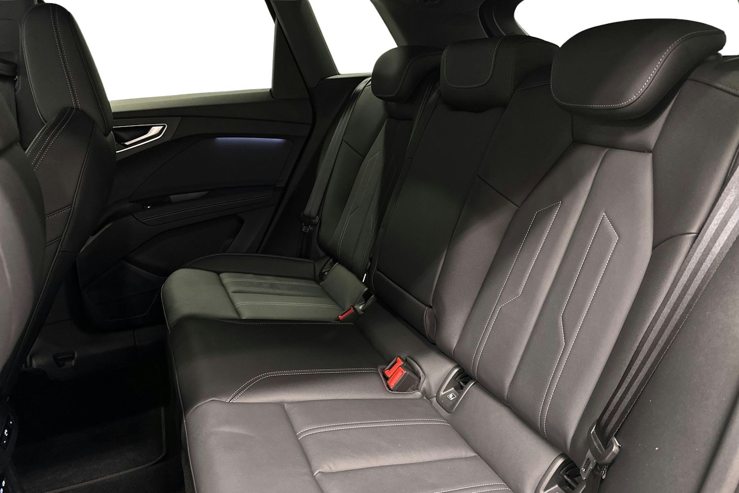 violetti Audi Q4 e-tron 2024 kuva 10.