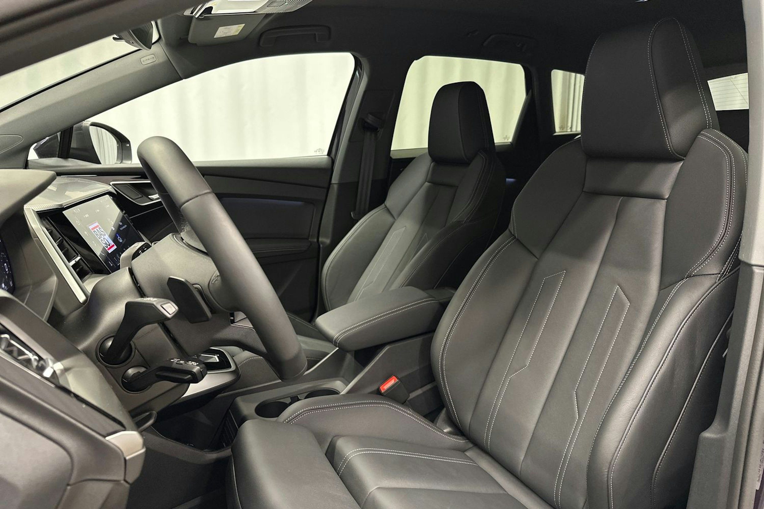 violetti Audi Q4 e-tron 2024 kuva 19.