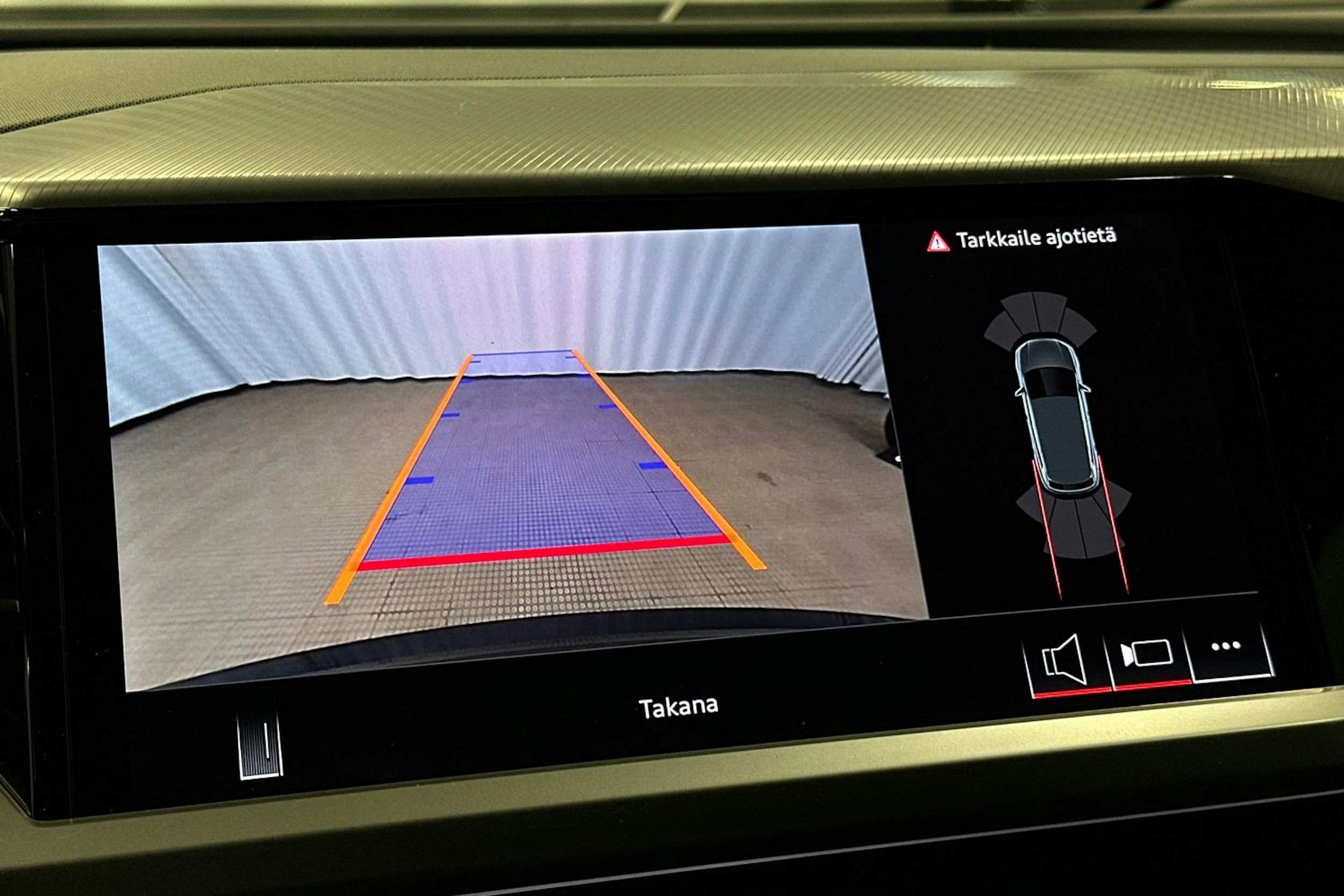violetti Audi Q4 e-tron 2024 kuva 31.