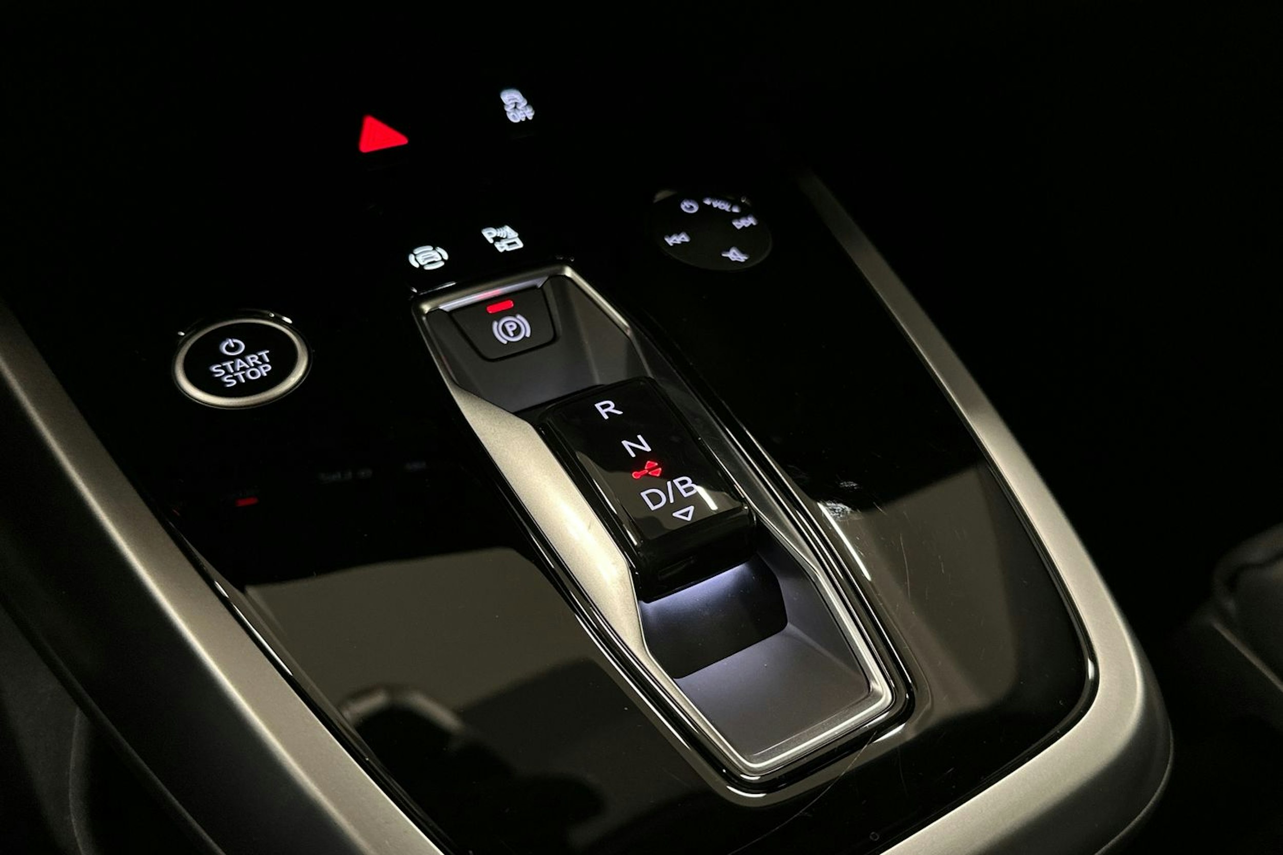 violetti Audi Q4 e-tron 2024 kuva 32.