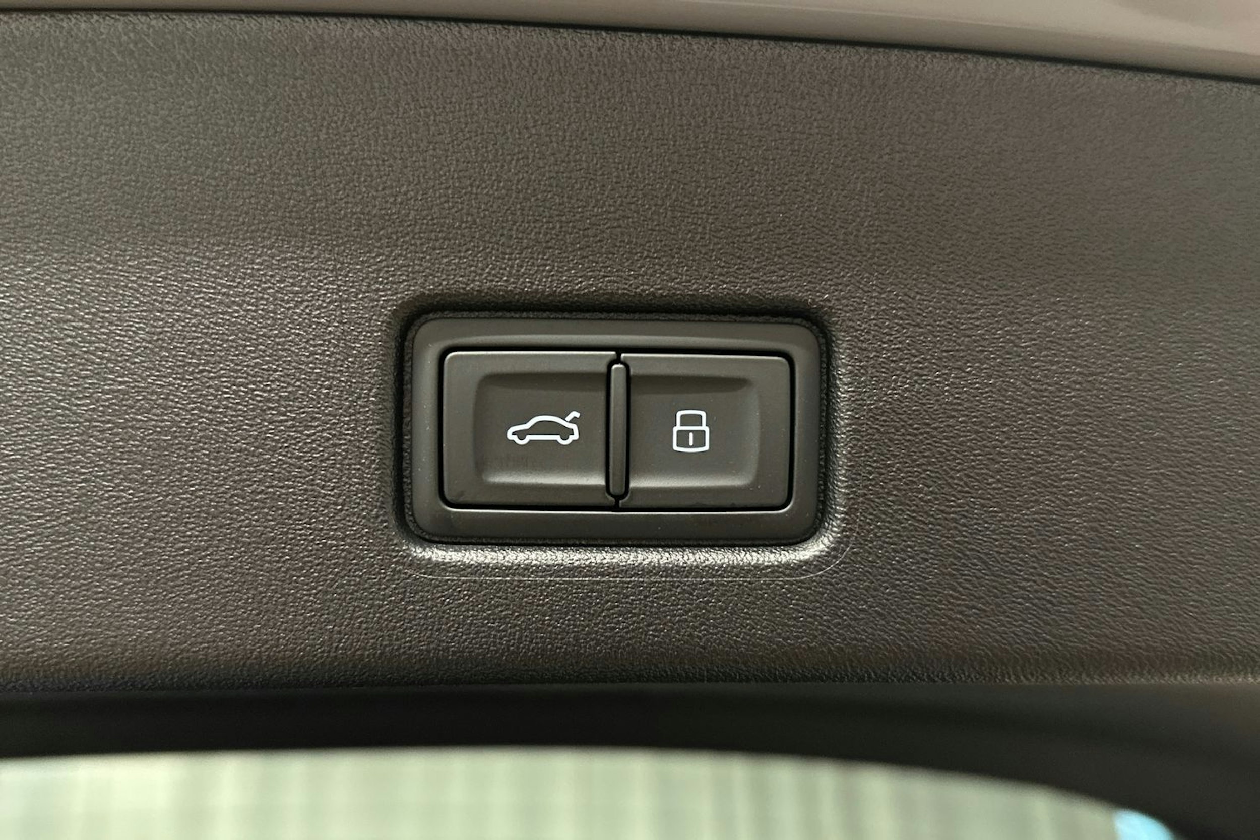 harmaa Audi Q4 e-tron 2024 kuva 12.