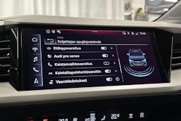 harmaa Audi Q4 e-tron 2024 kuva 27.