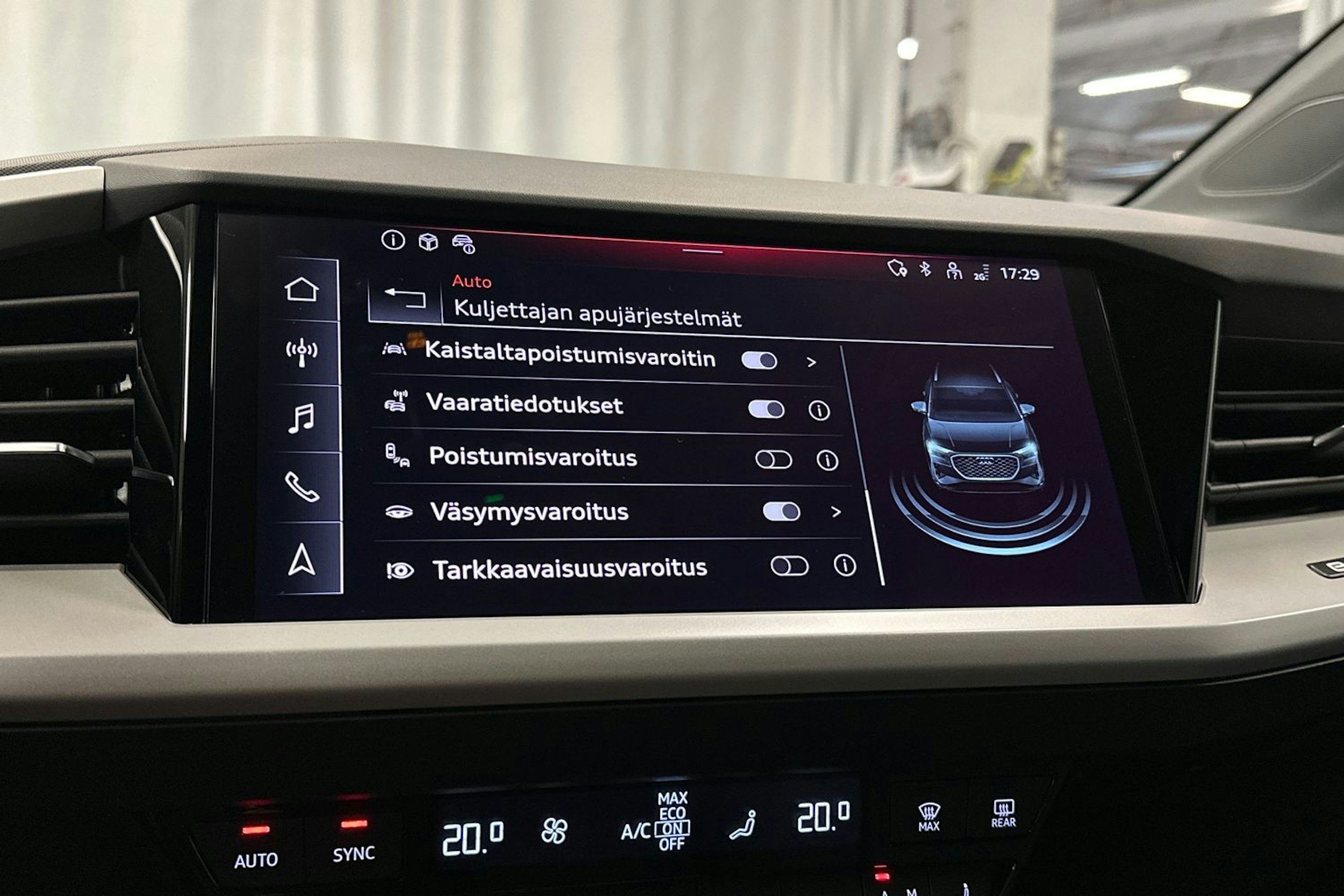 harmaa Audi Q4 e-tron 2024 kuva 28.