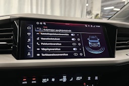 harmaa Audi Q4 e-tron 2024 kuva 28.