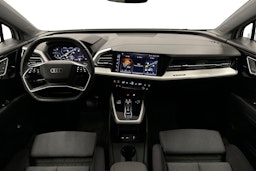 valkoinen Audi Q4 e-tron 2024 kuva 7.