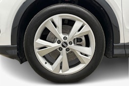 valkoinen Audi Q4 e-tron 2024 kuva 9.