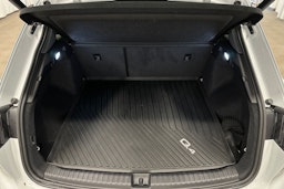 valkoinen Audi Q4 e-tron 2024 kuva 11.