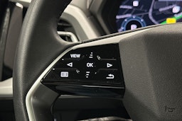 valkoinen Audi Q4 e-tron 2024 kuva 19.