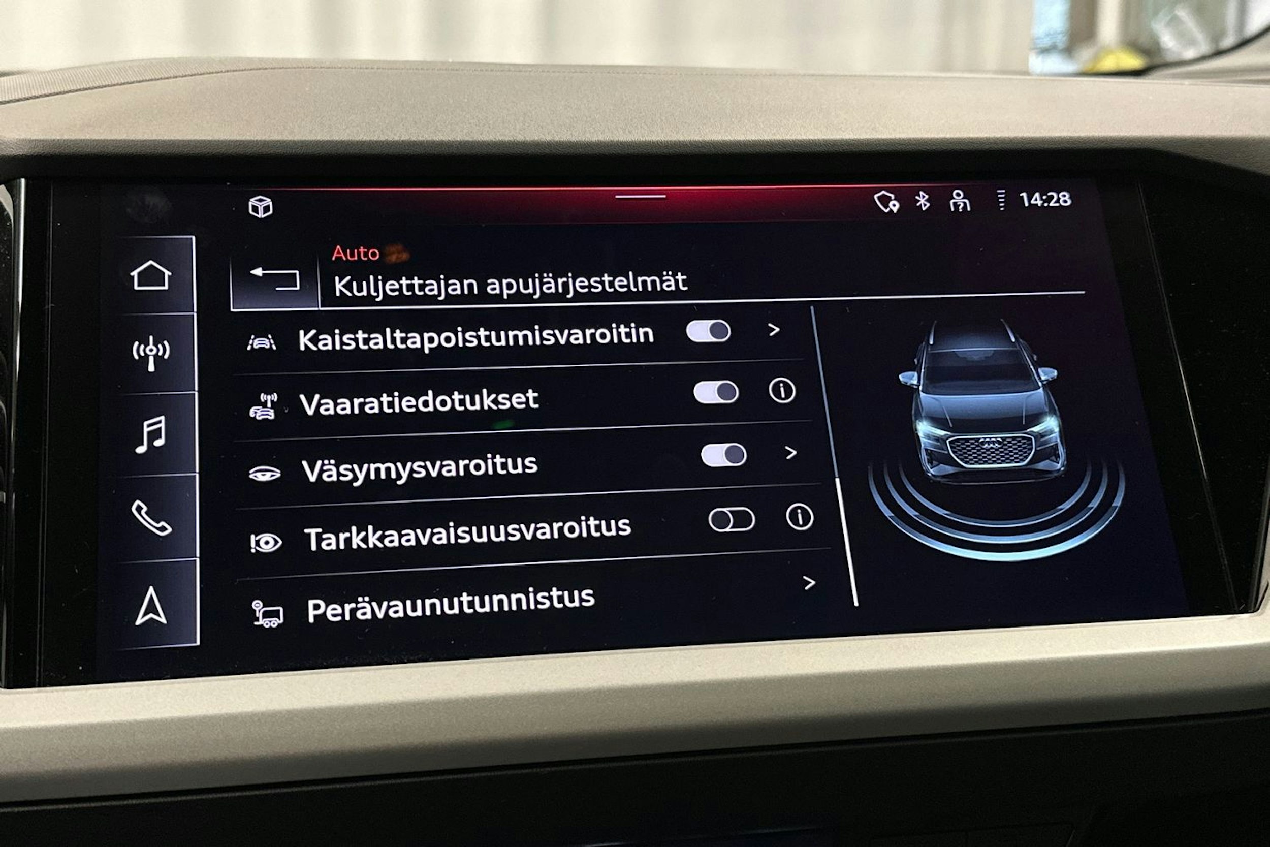 valkoinen Audi Q4 e-tron 2024 kuva 28.