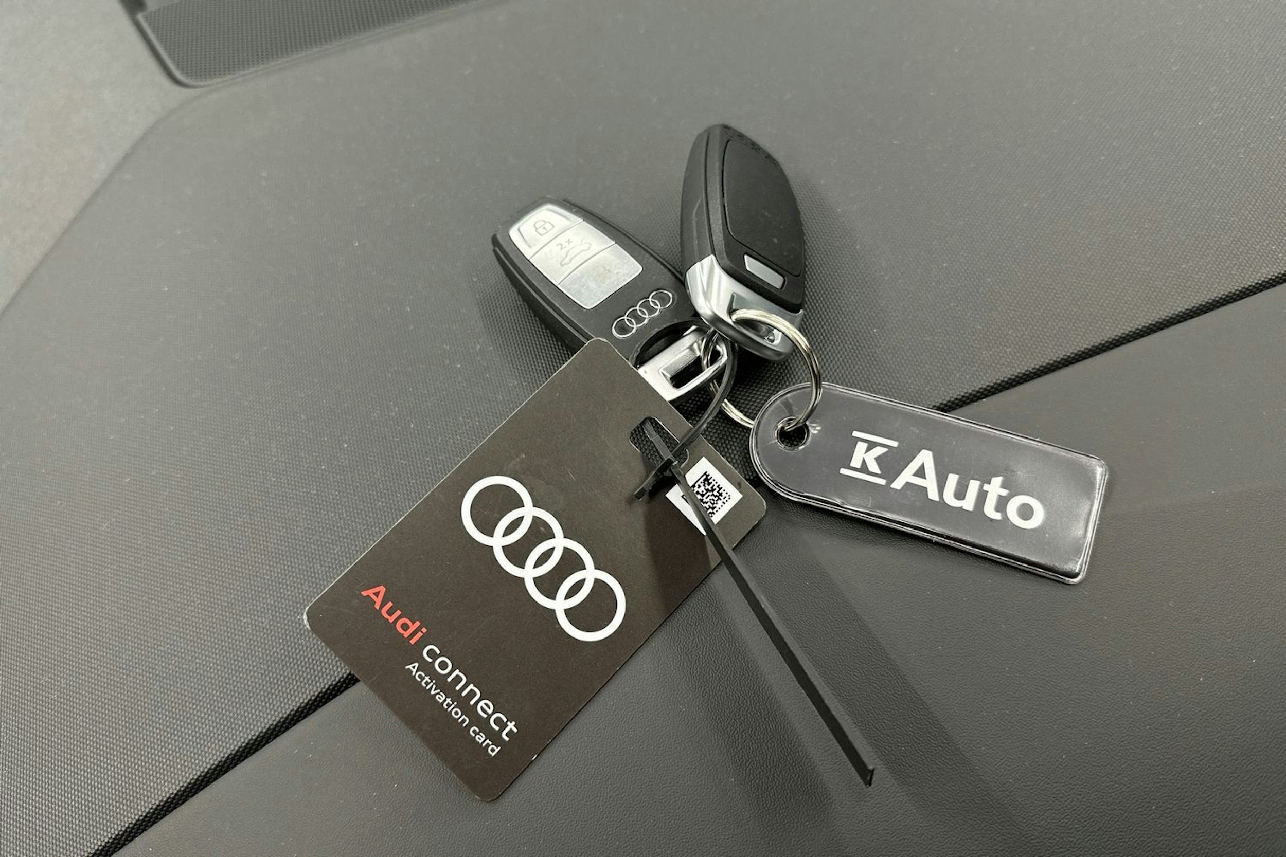 valkoinen Audi Q4 e-tron 2024 kuva 31.