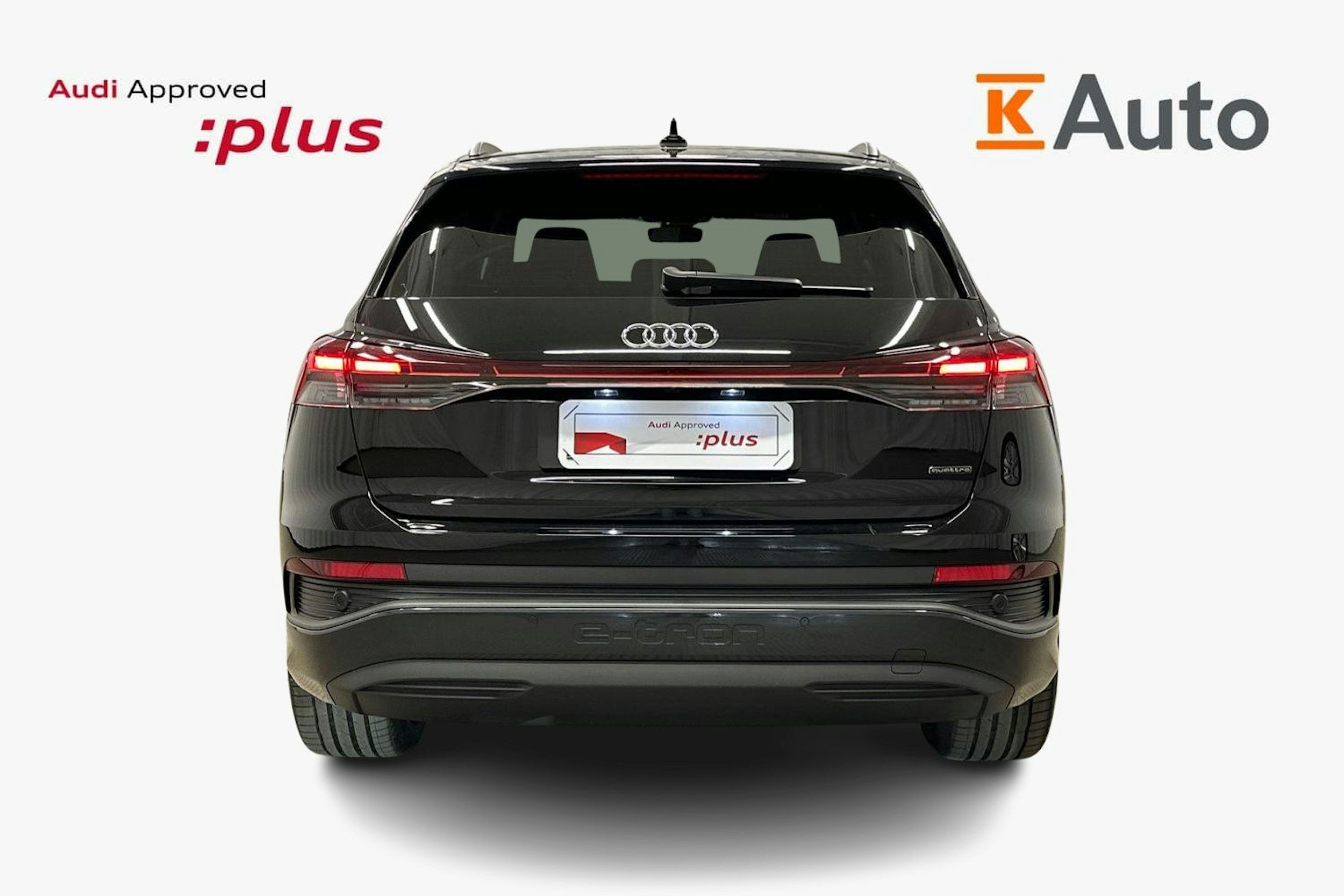musta Audi Q4 e-tron 2024 kuva 3.
