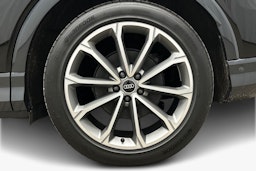 musta Audi Q4 e-tron 2024 kuva 11.