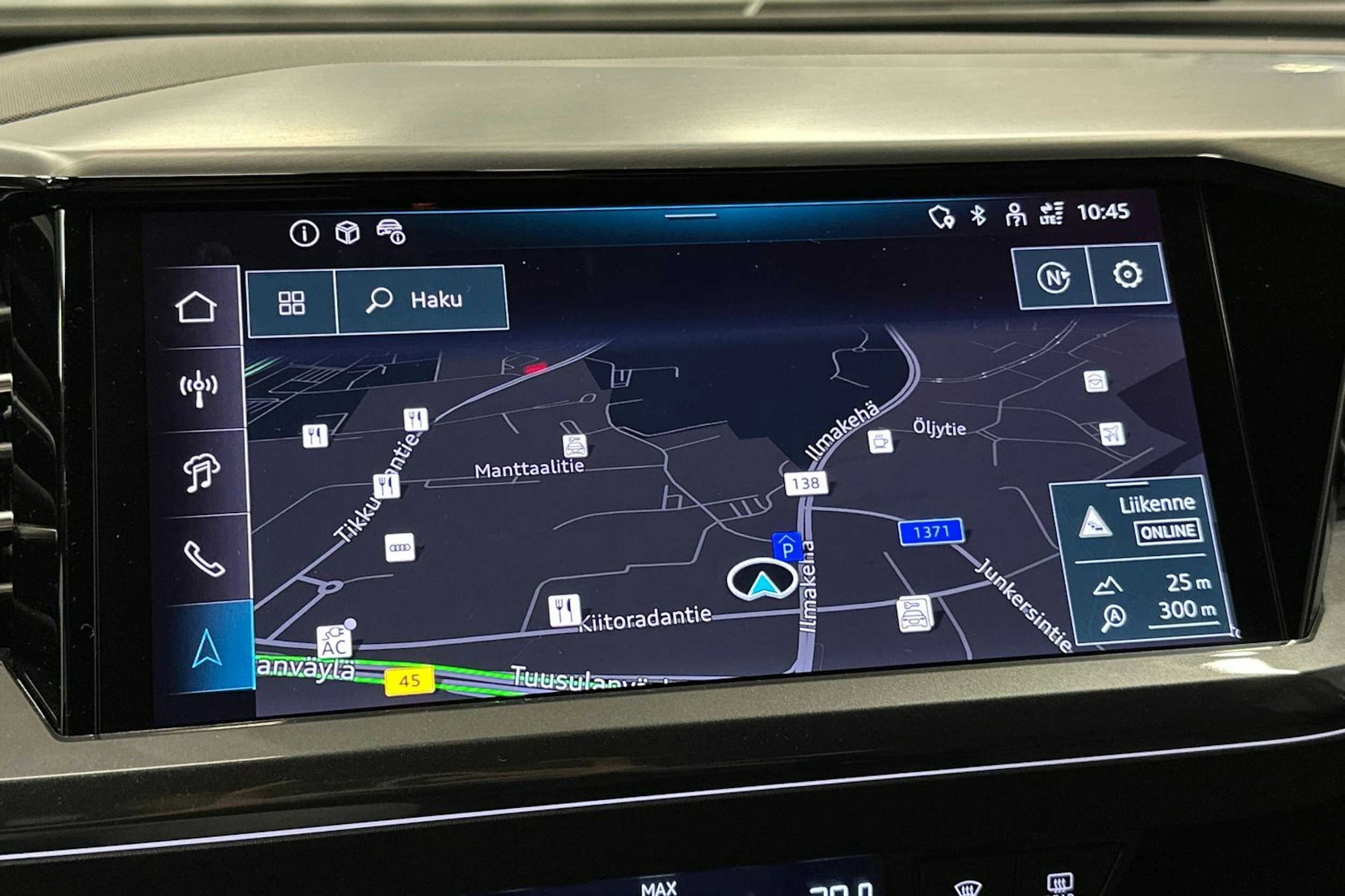 musta Audi Q4 e-tron 2024 kuva 22.