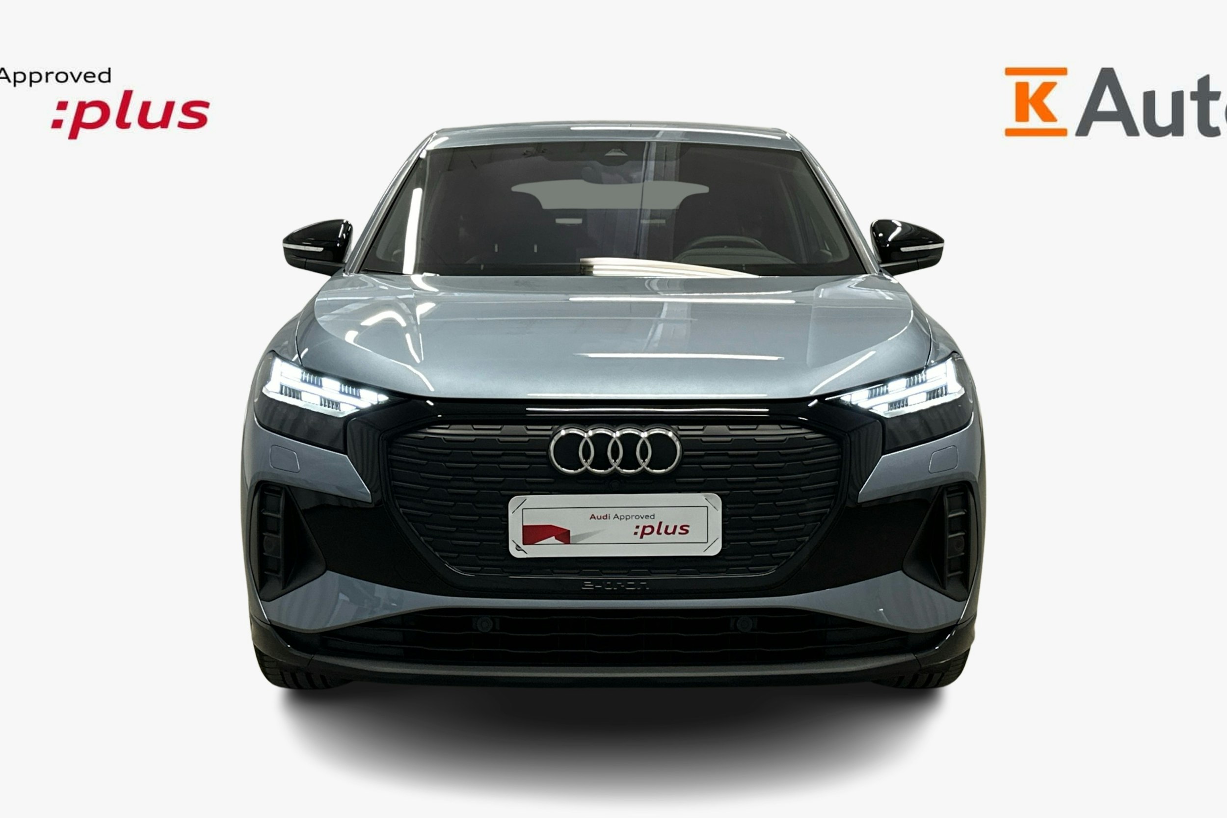 sininen Audi Q4 e-tron 2024 kuva 4.