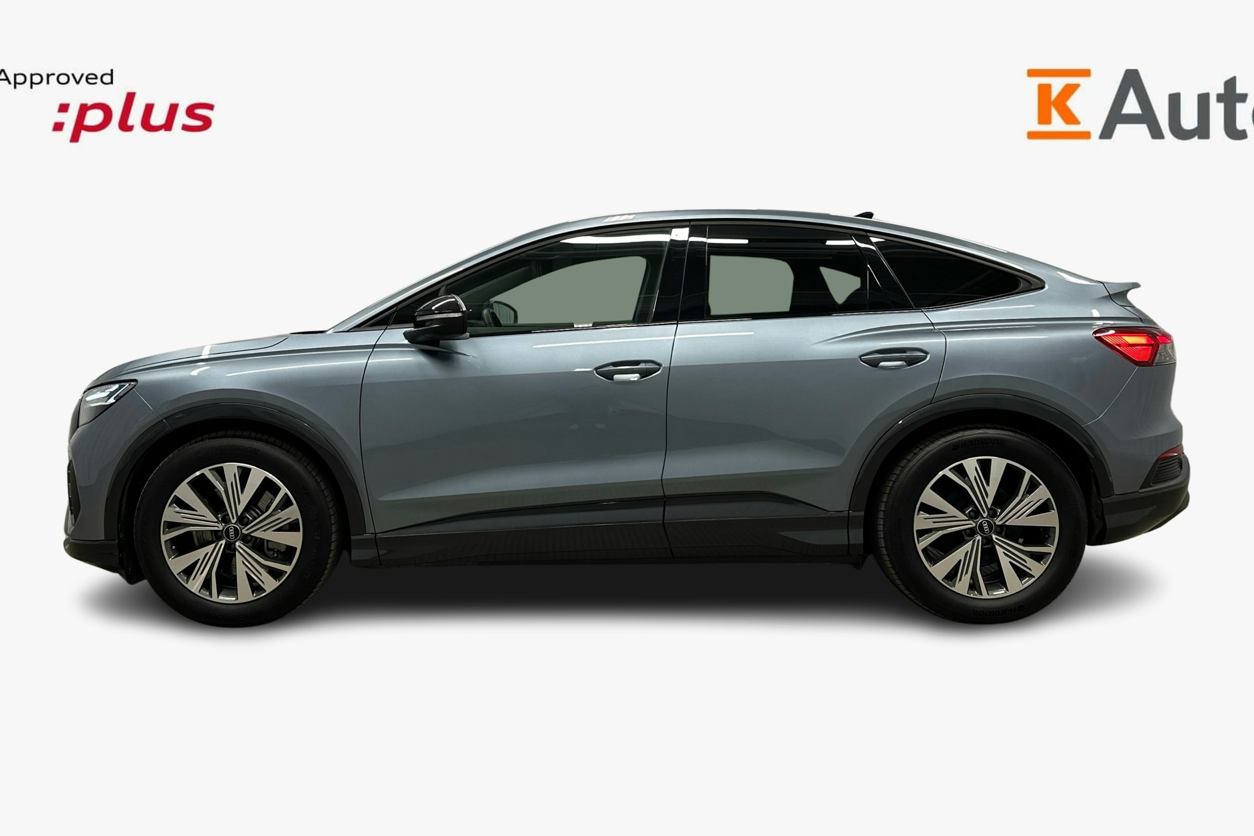 sininen Audi Q4 e-tron 2024 kuva 5.