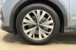 sininen Audi Q4 e-tron 2024 kuva 9.