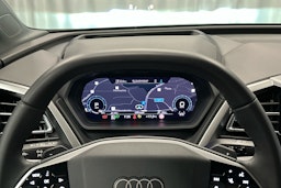 sininen Audi Q4 e-tron 2024 kuva 11.