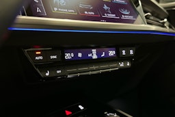 sininen Audi Q4 e-tron 2024 kuva 20.