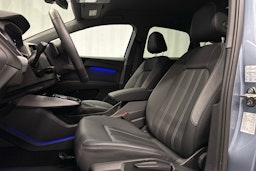 sininen Audi Q4 e-tron 2024 kuva 22.