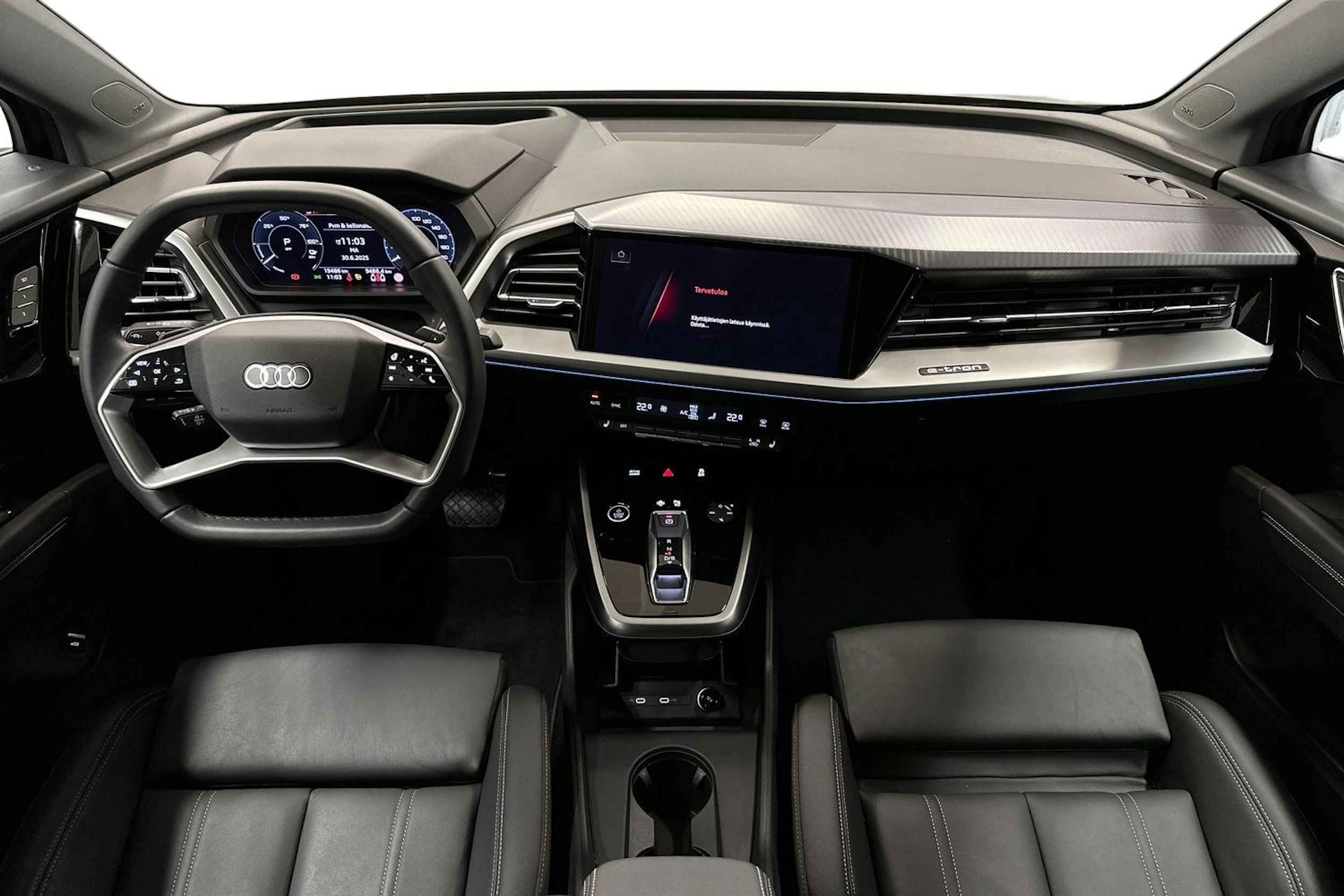musta Audi Q4 e-tron 2024 kuva 7.