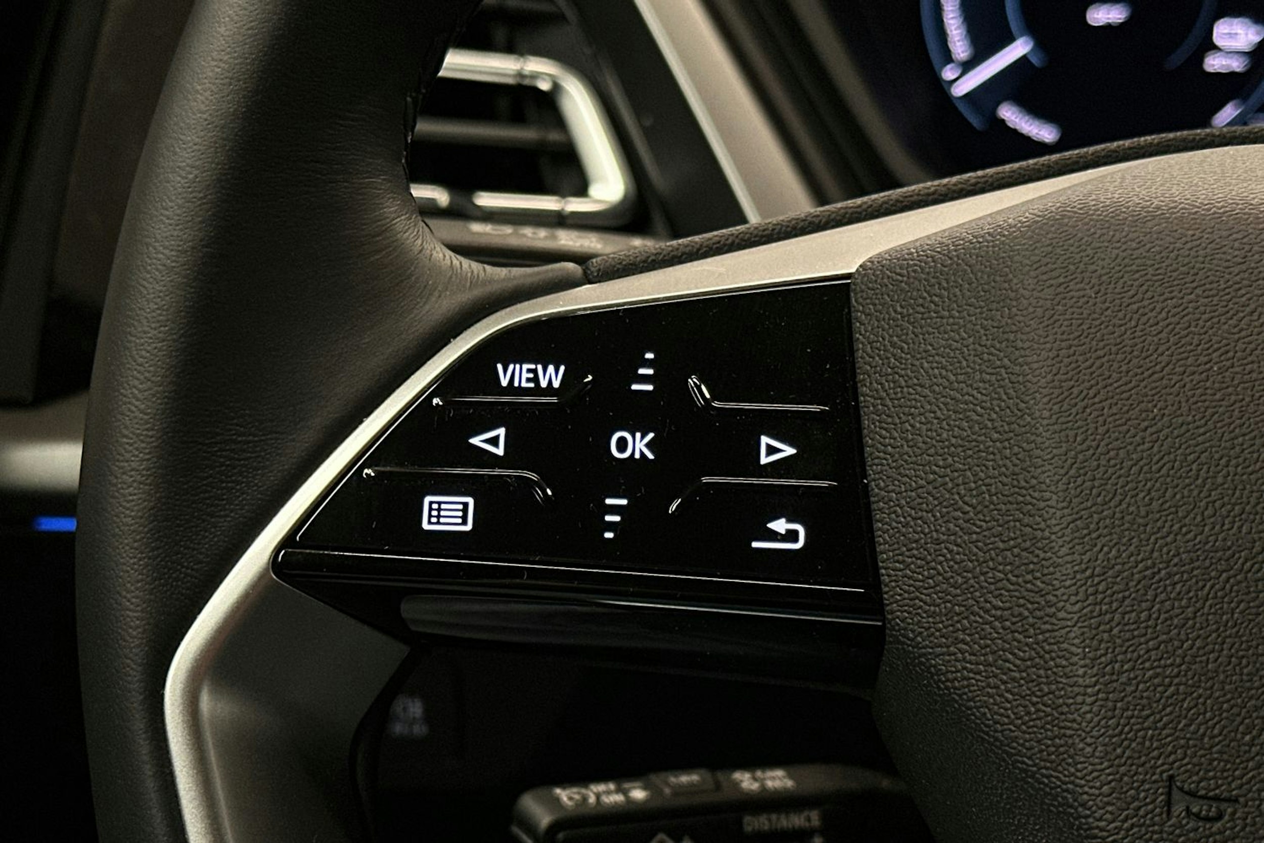 musta Audi Q4 e-tron 2024 kuva 15.