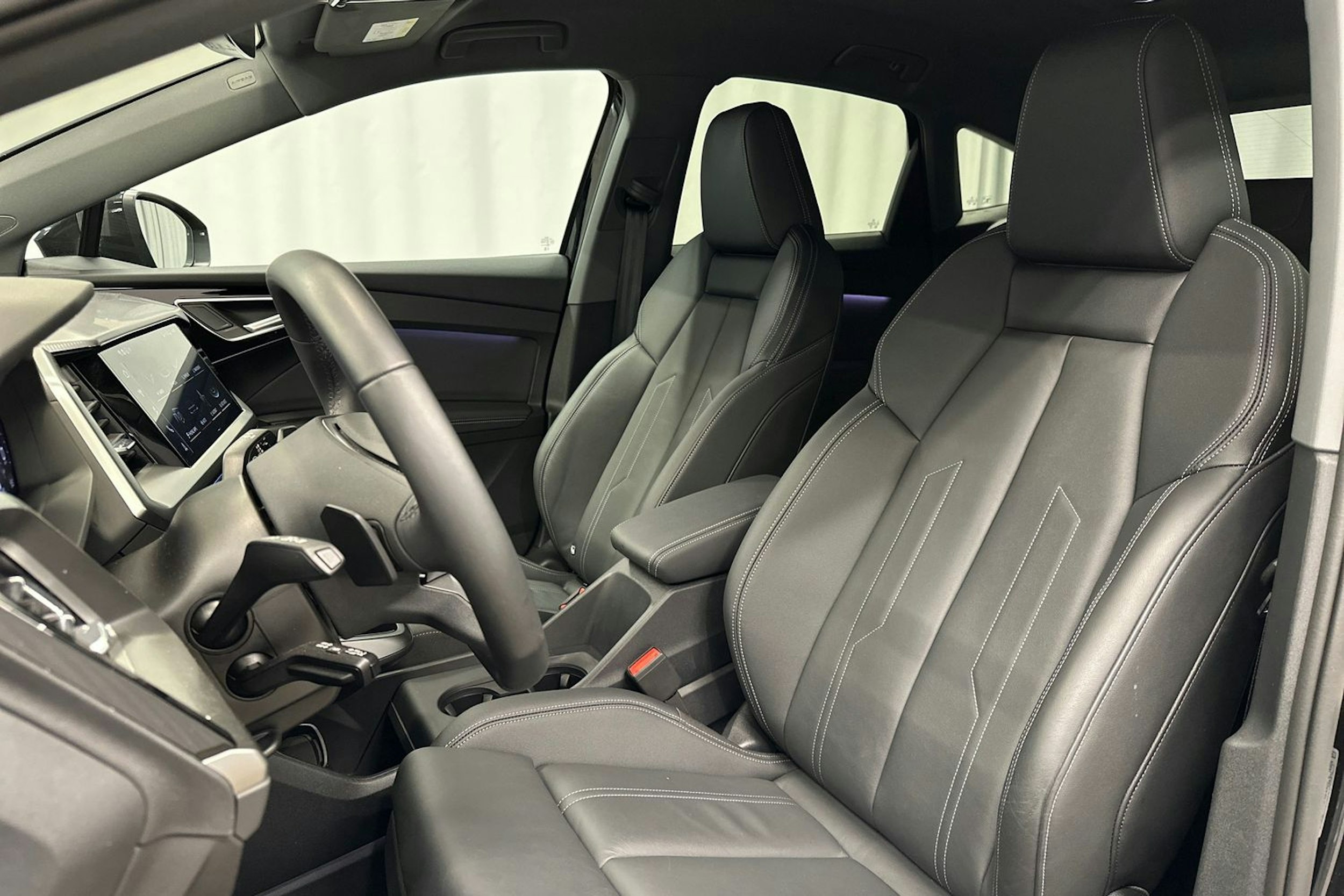musta Audi Q4 e-tron 2024 kuva 30.